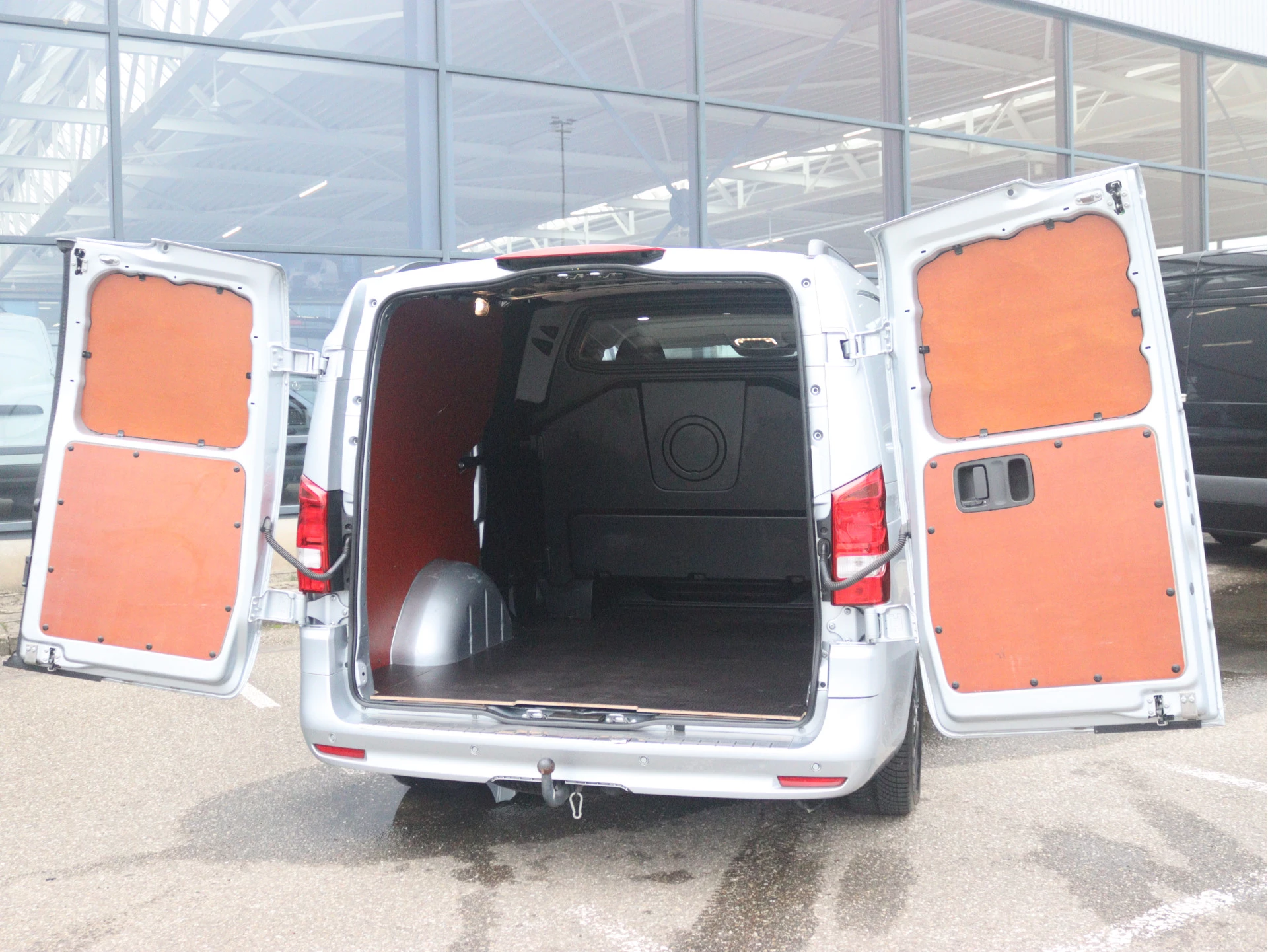 Mercedes-Benz-Vito-image-2