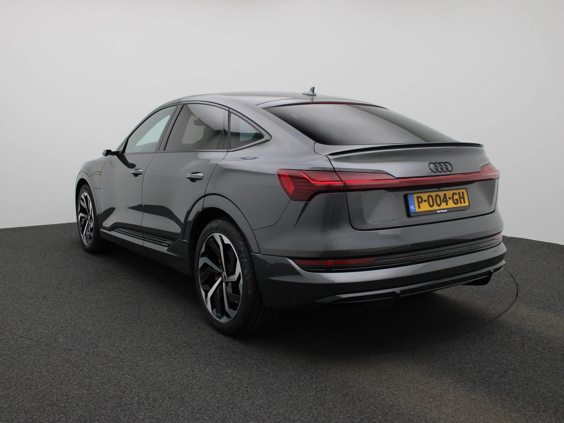 Audi-e-tron-image-1