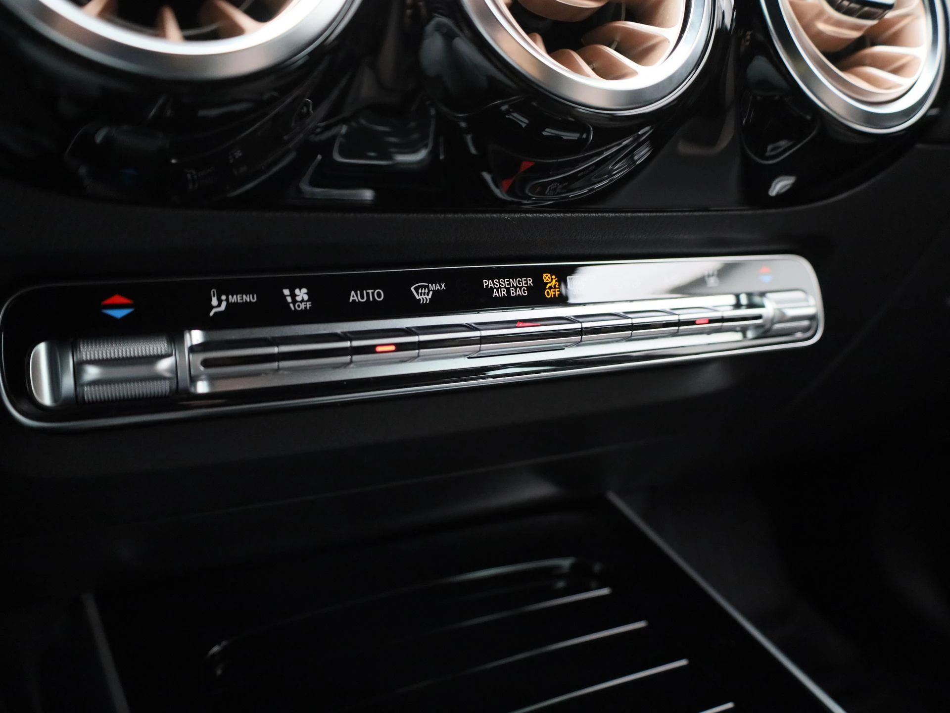 Mercedes-Benz-EQA-image-27