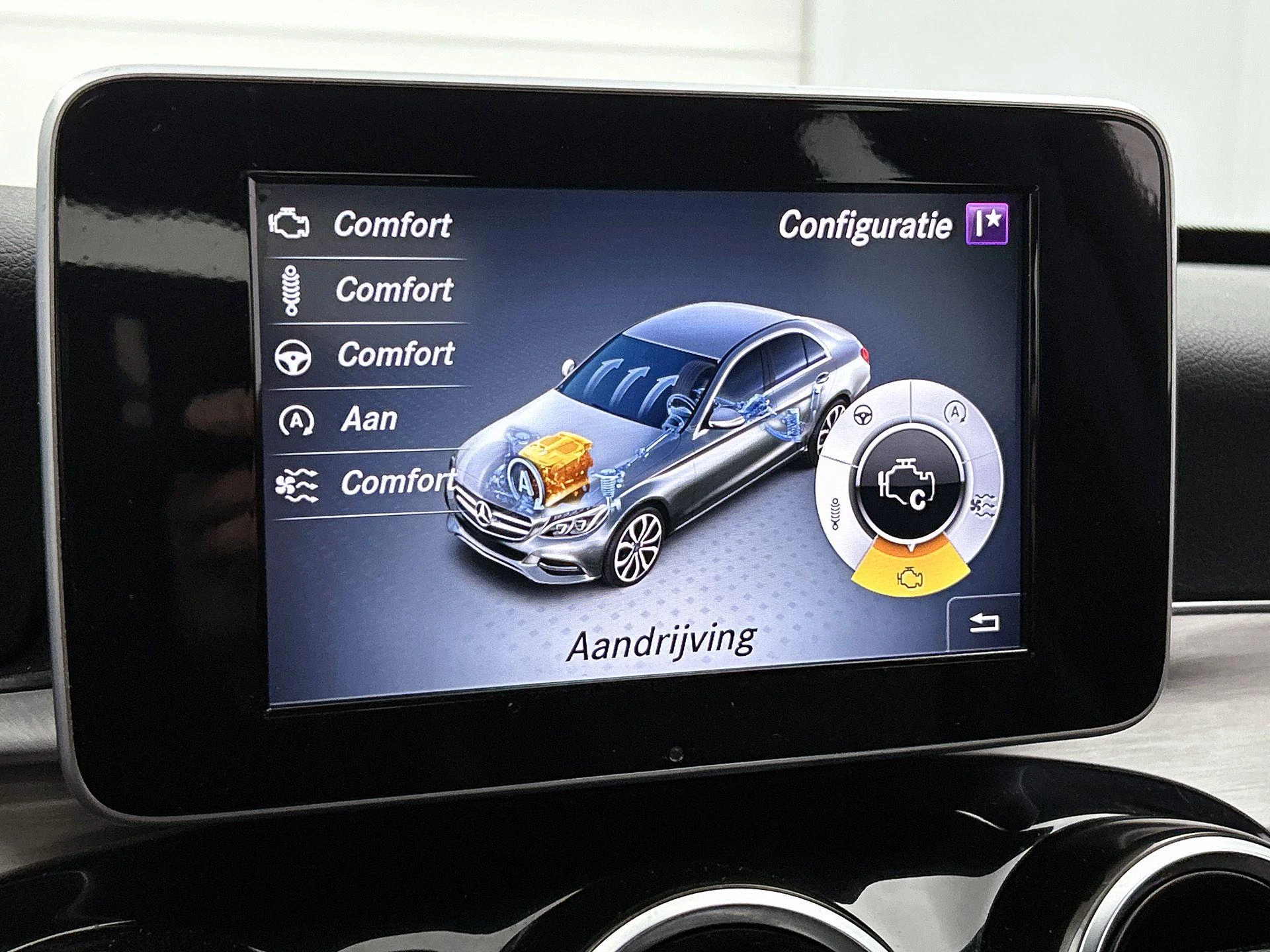 Mercedes-Benz-C-Klasse-image-13