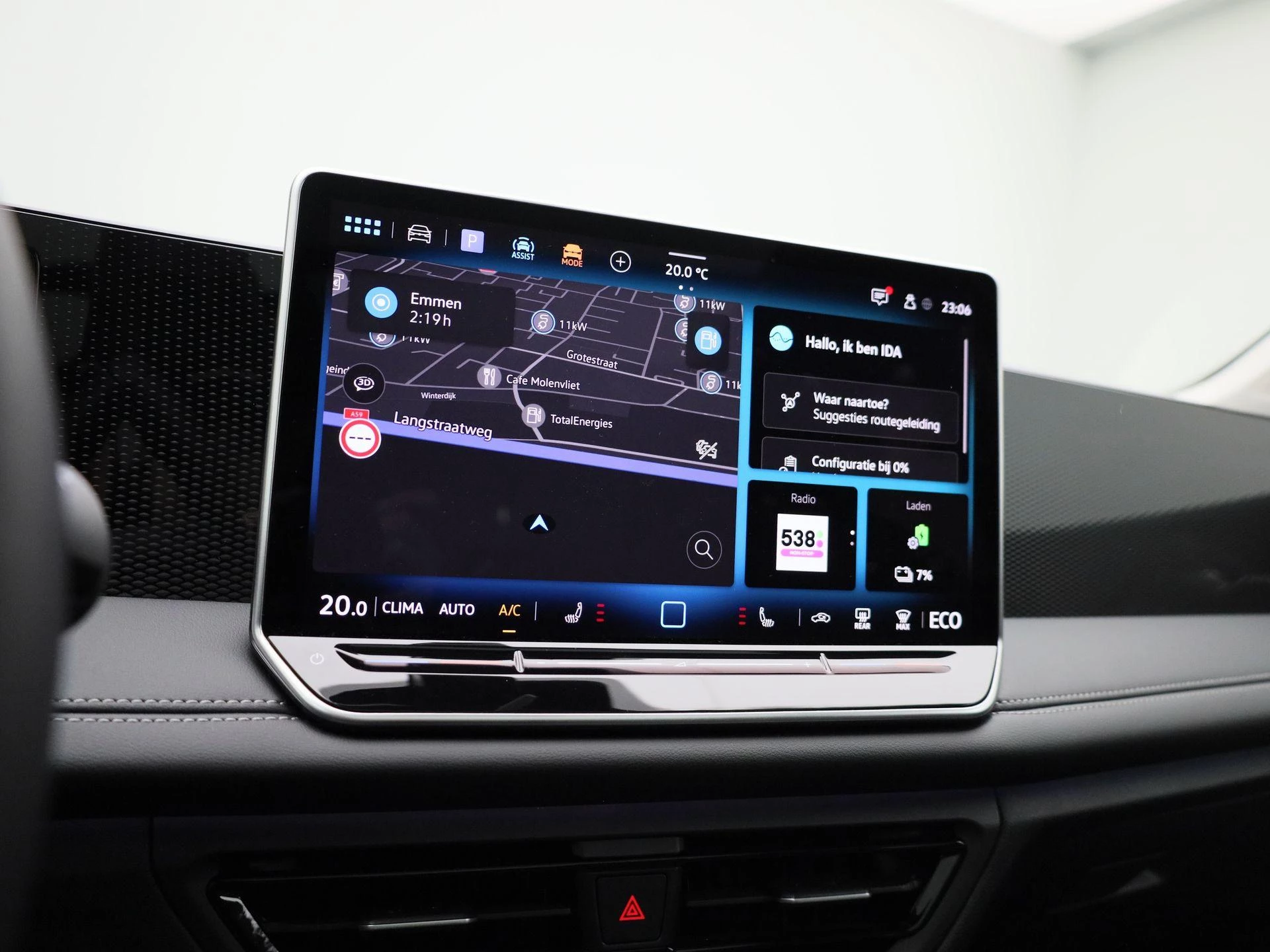 Volkswagen-Tiguan-image-17