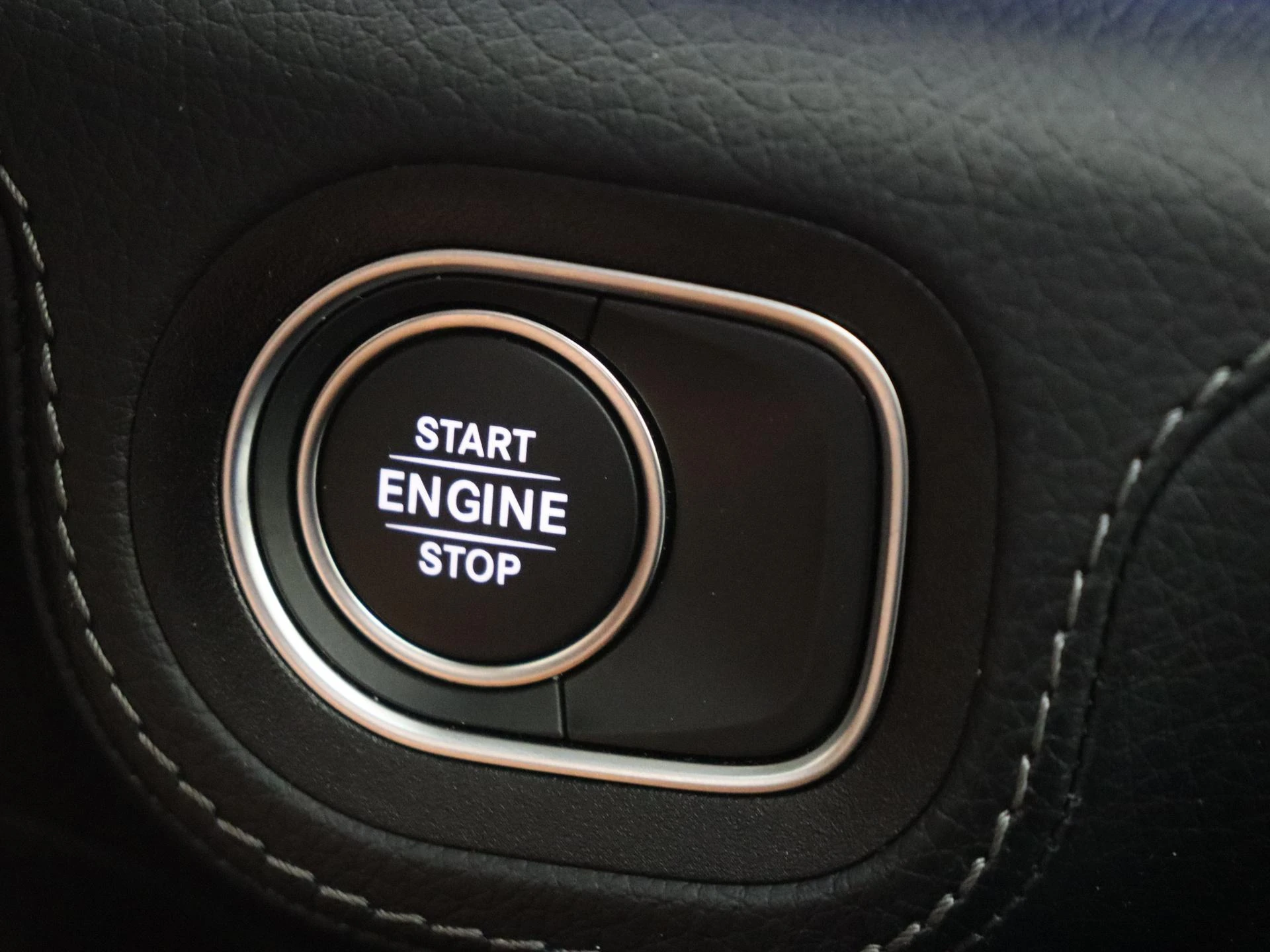 Mercedes-Benz-GLE-image-21