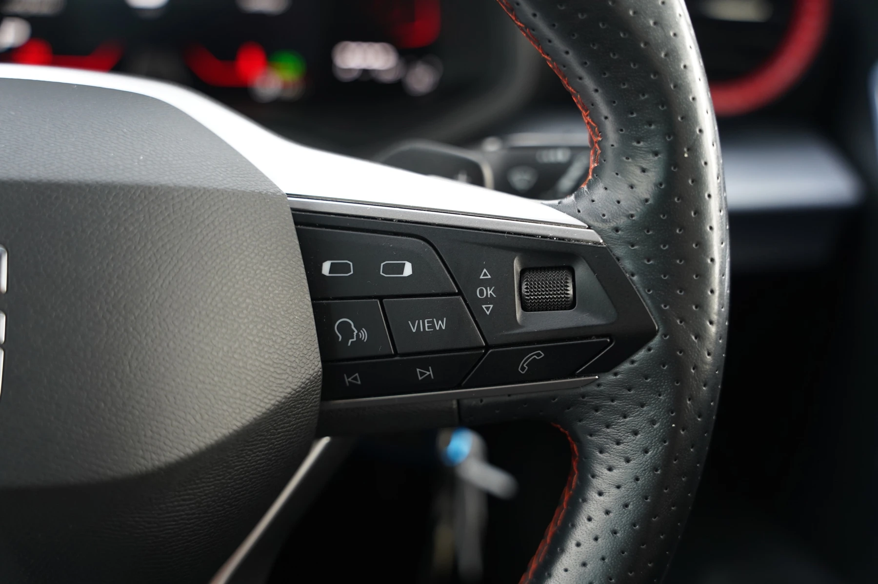 SEAT-Arona-image-17