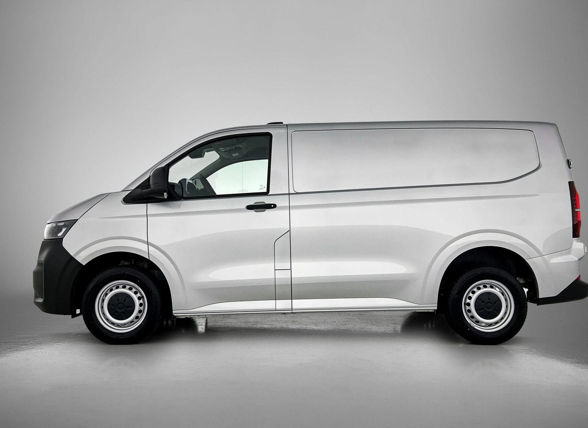 Volkswagen-Transporter-image-1