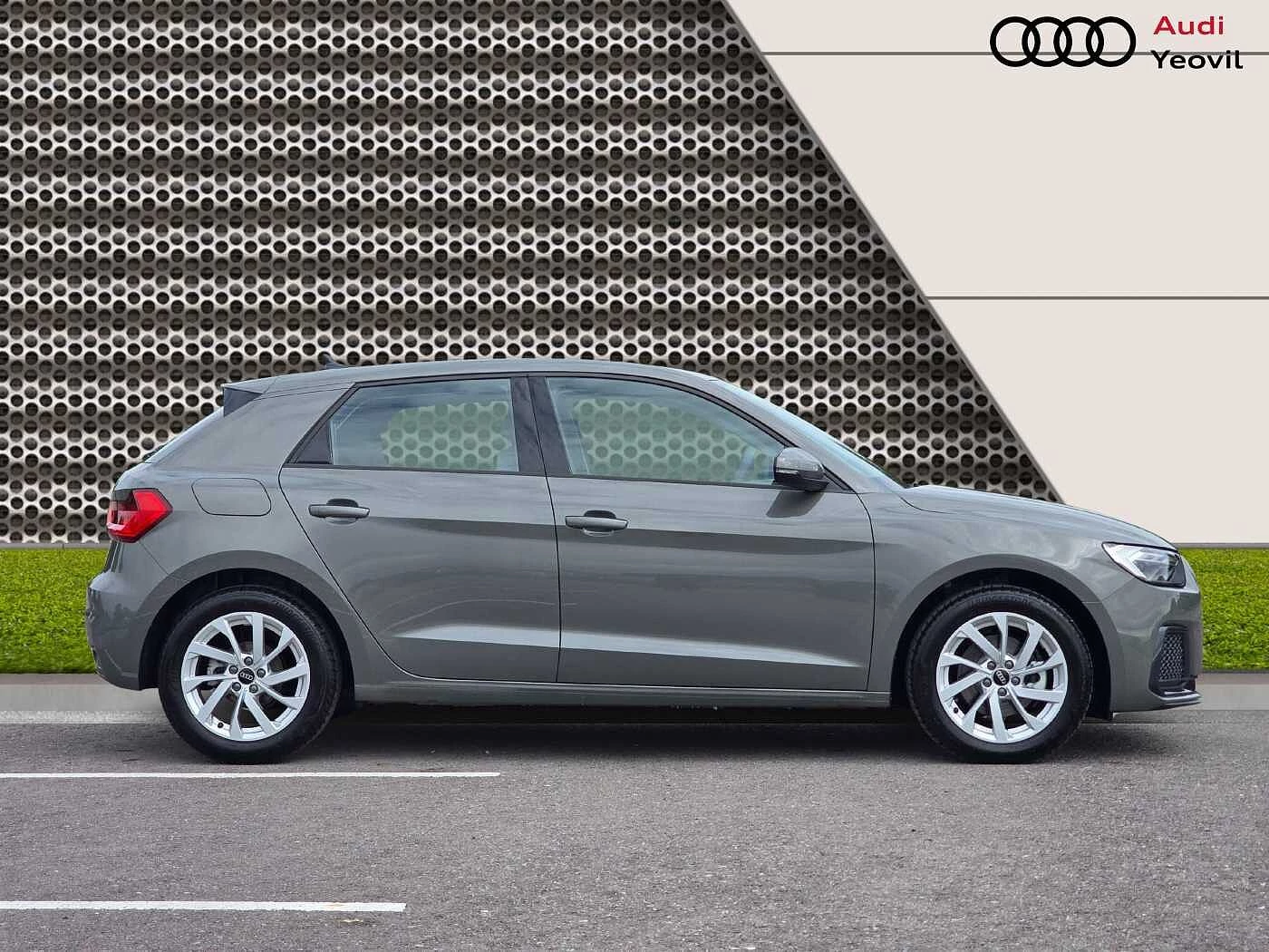 Audi-A1 Sportback-image-3