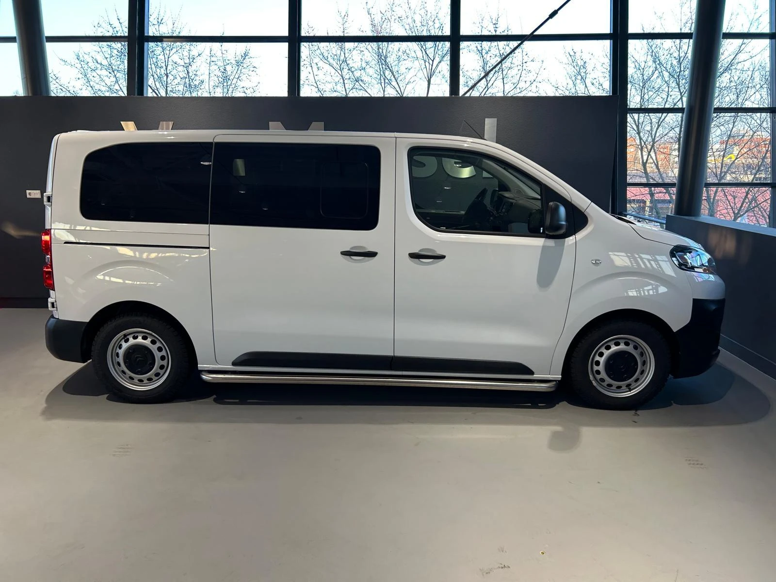 Citroën-ë-Jumpy-image-12