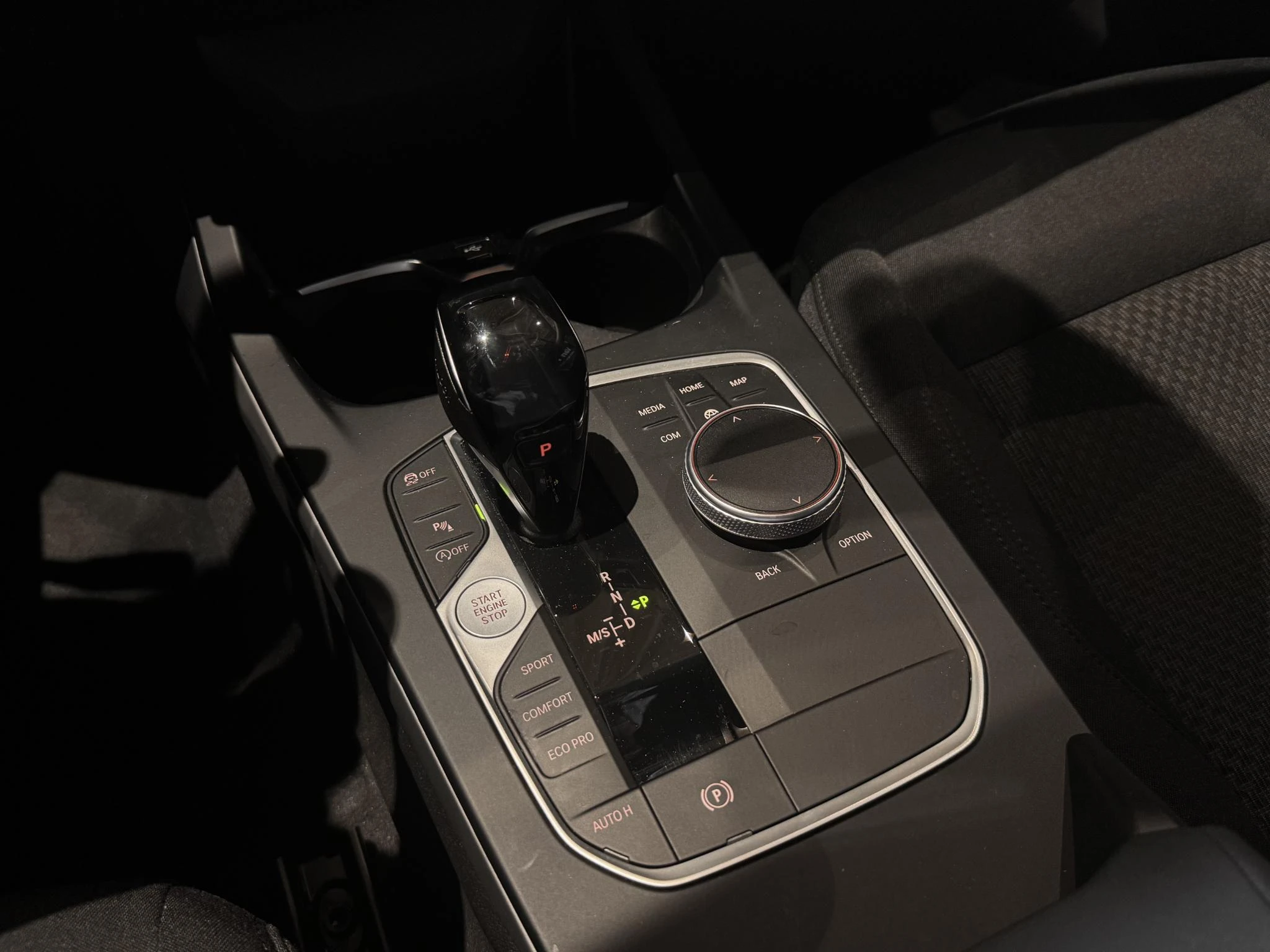 BMW Série 1 Hatch 118iA (103 kW)