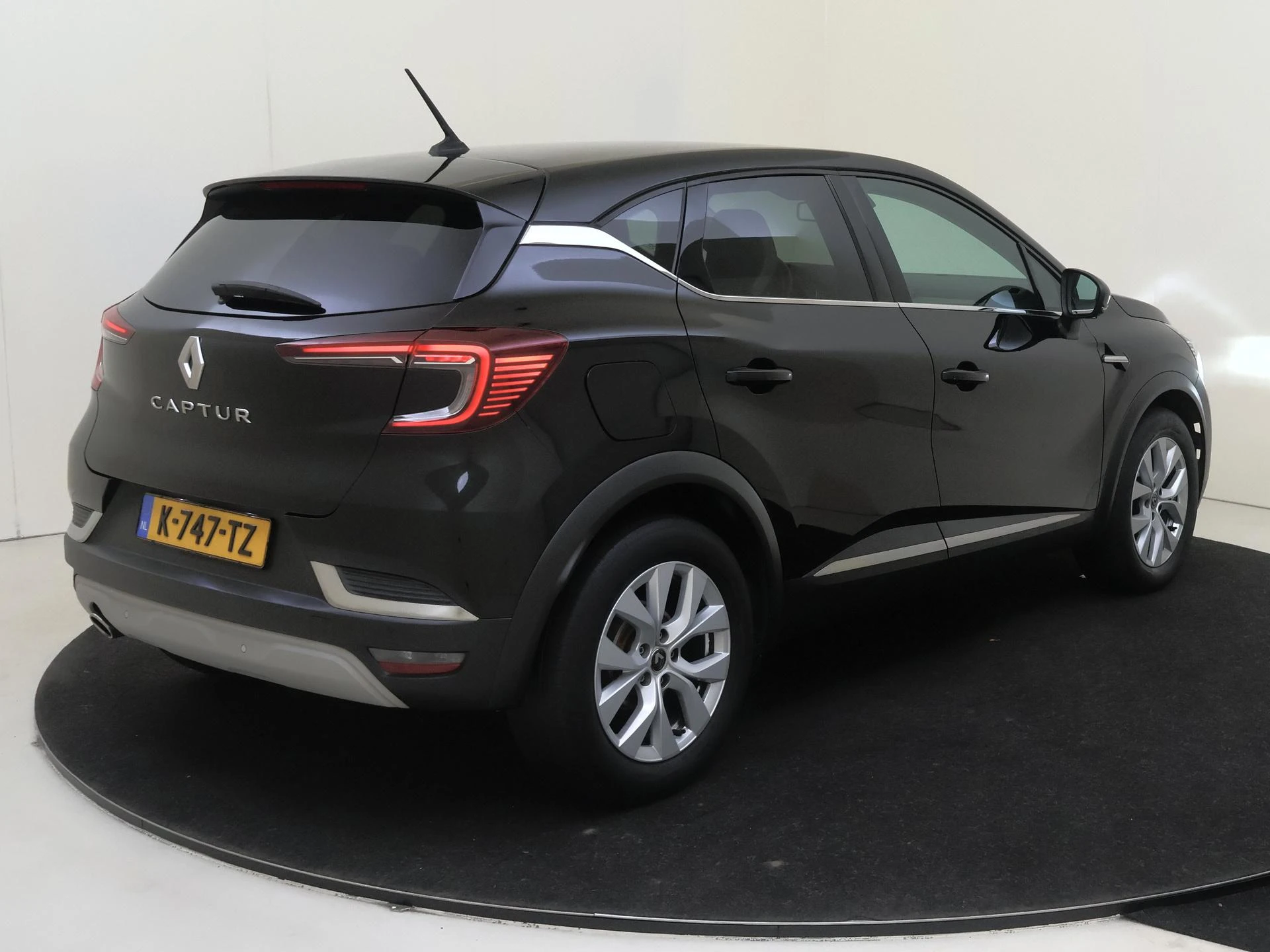 Renault-Captur-image-3