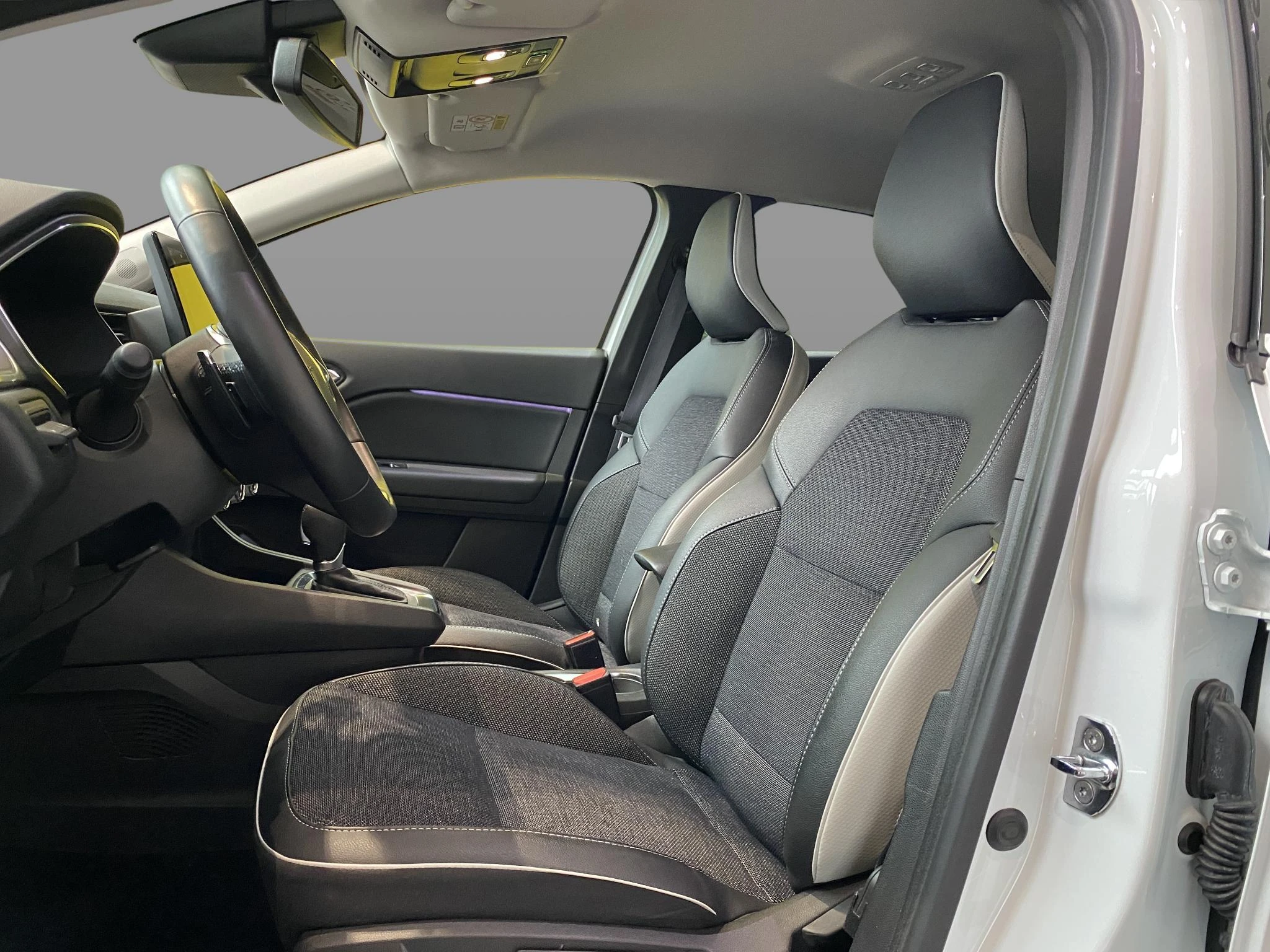 Renault-Captur-image-12