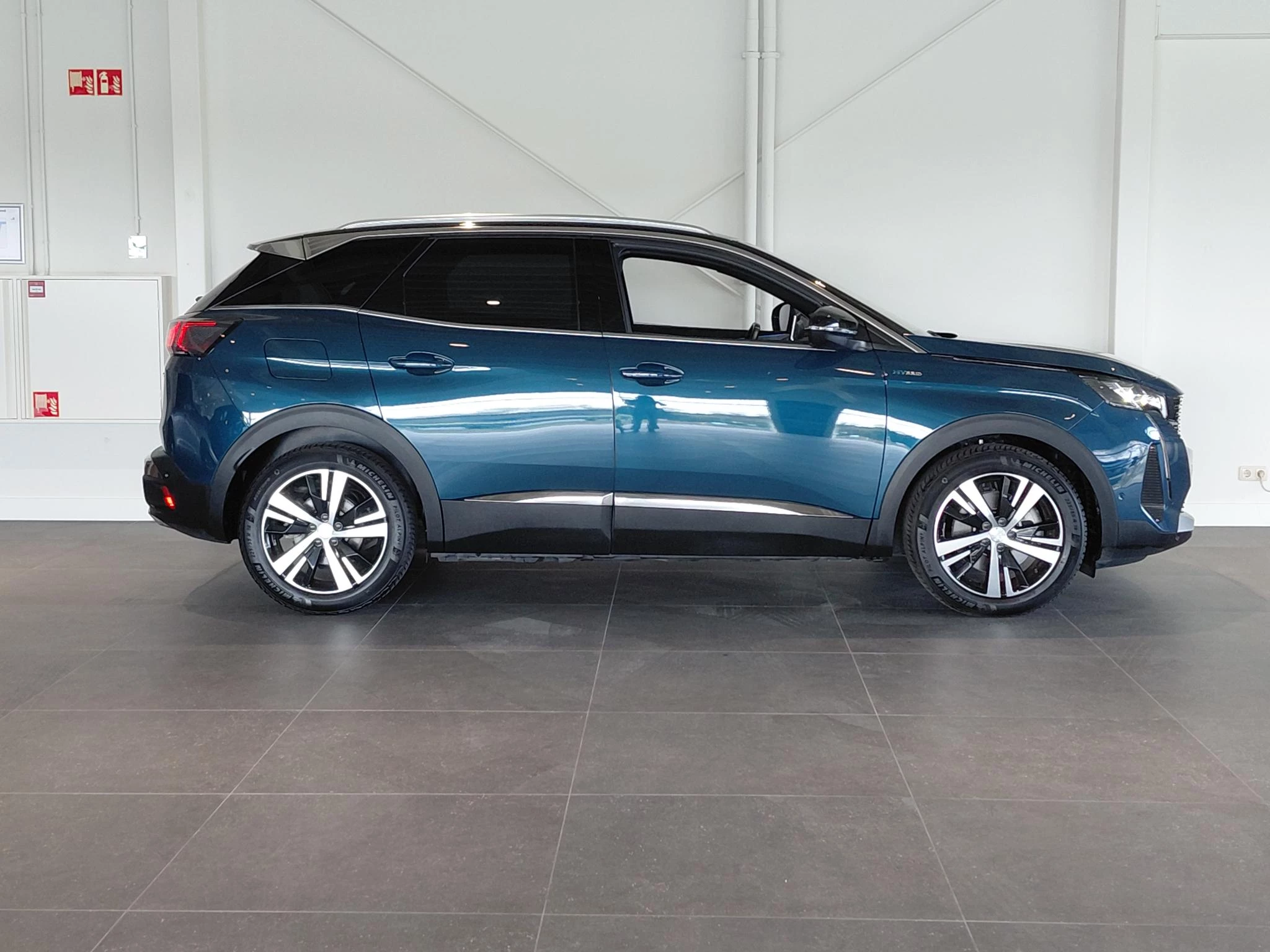 Peugeot 3008 1.6 HYbrid 225 GT