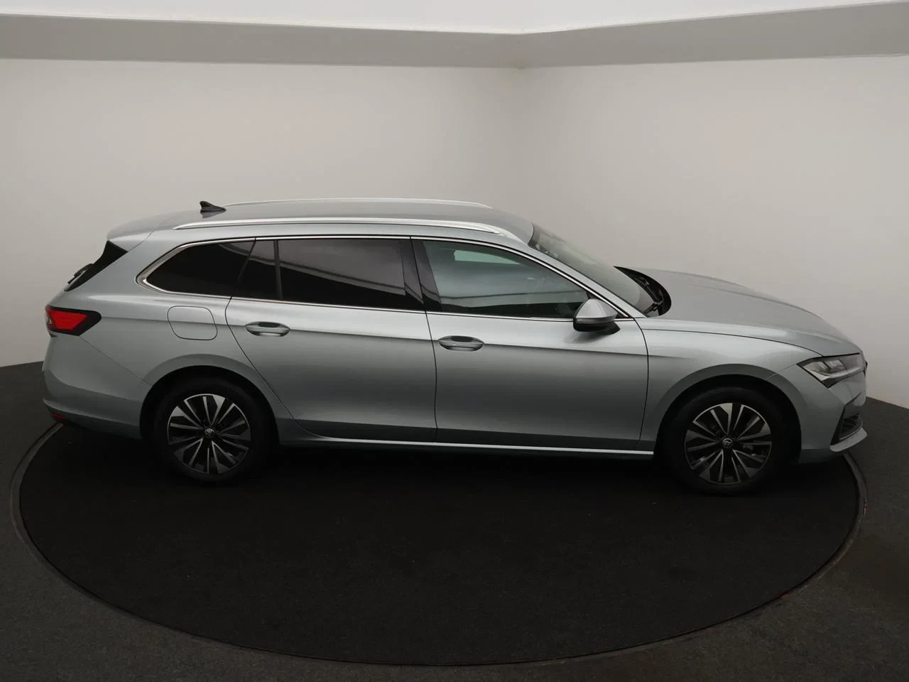 Škoda-Superb-image-2