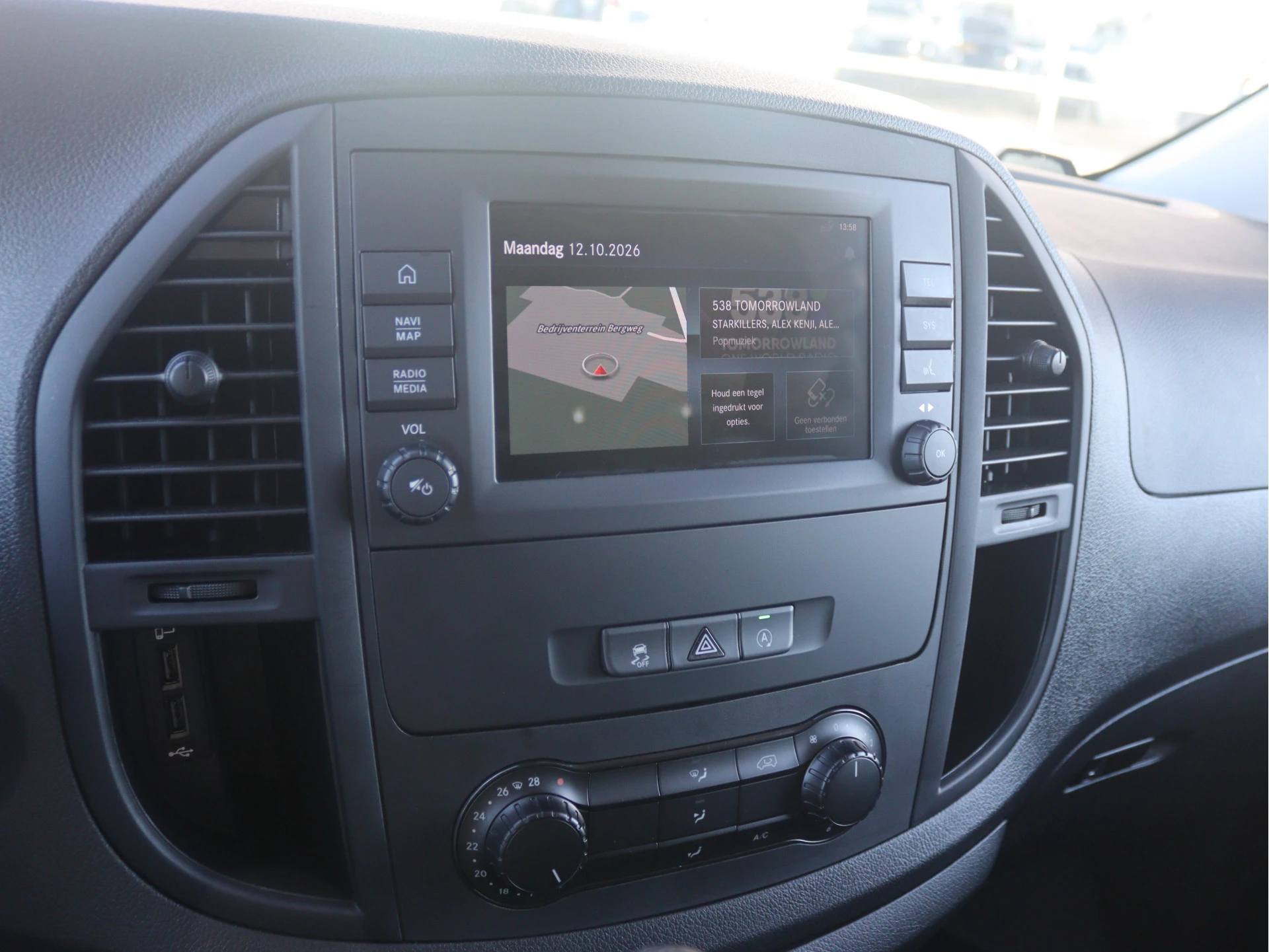 Mercedes-Benz-Vito-image-8