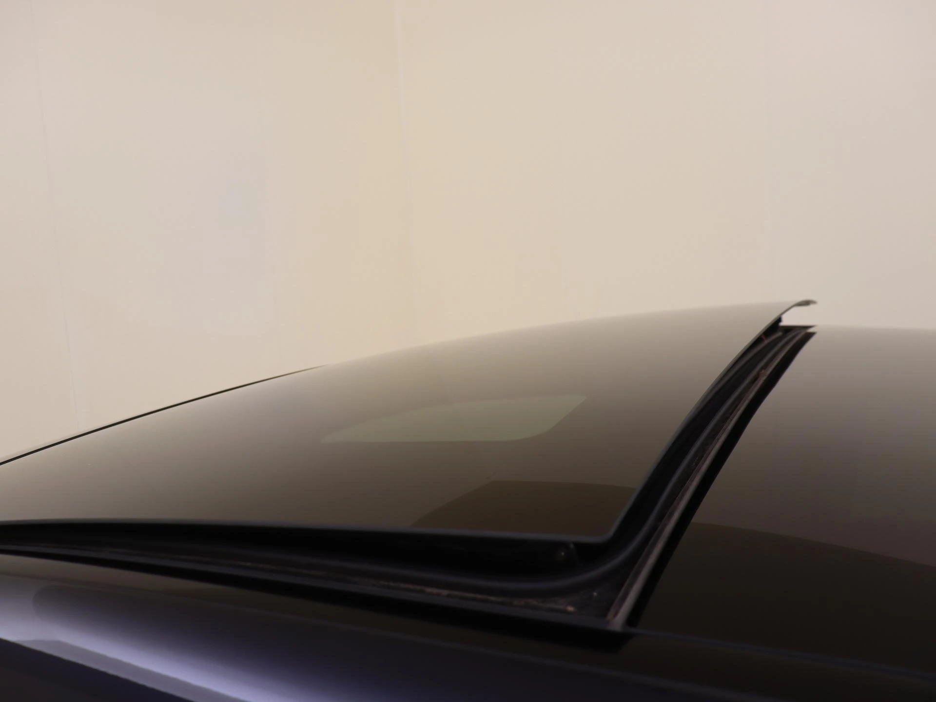 Mercedes-Benz-EQS-image-28