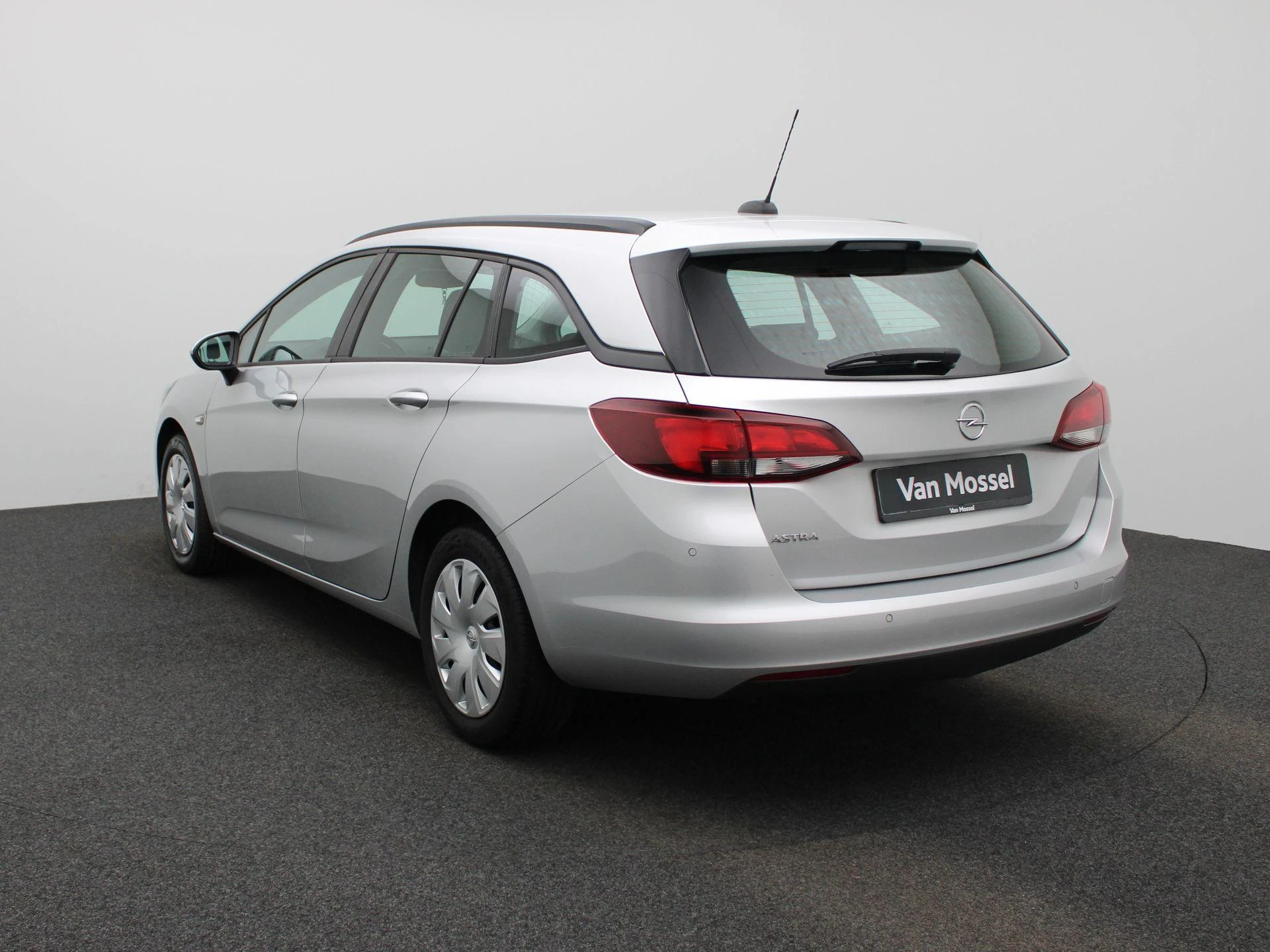 Opel-Astra-image-1