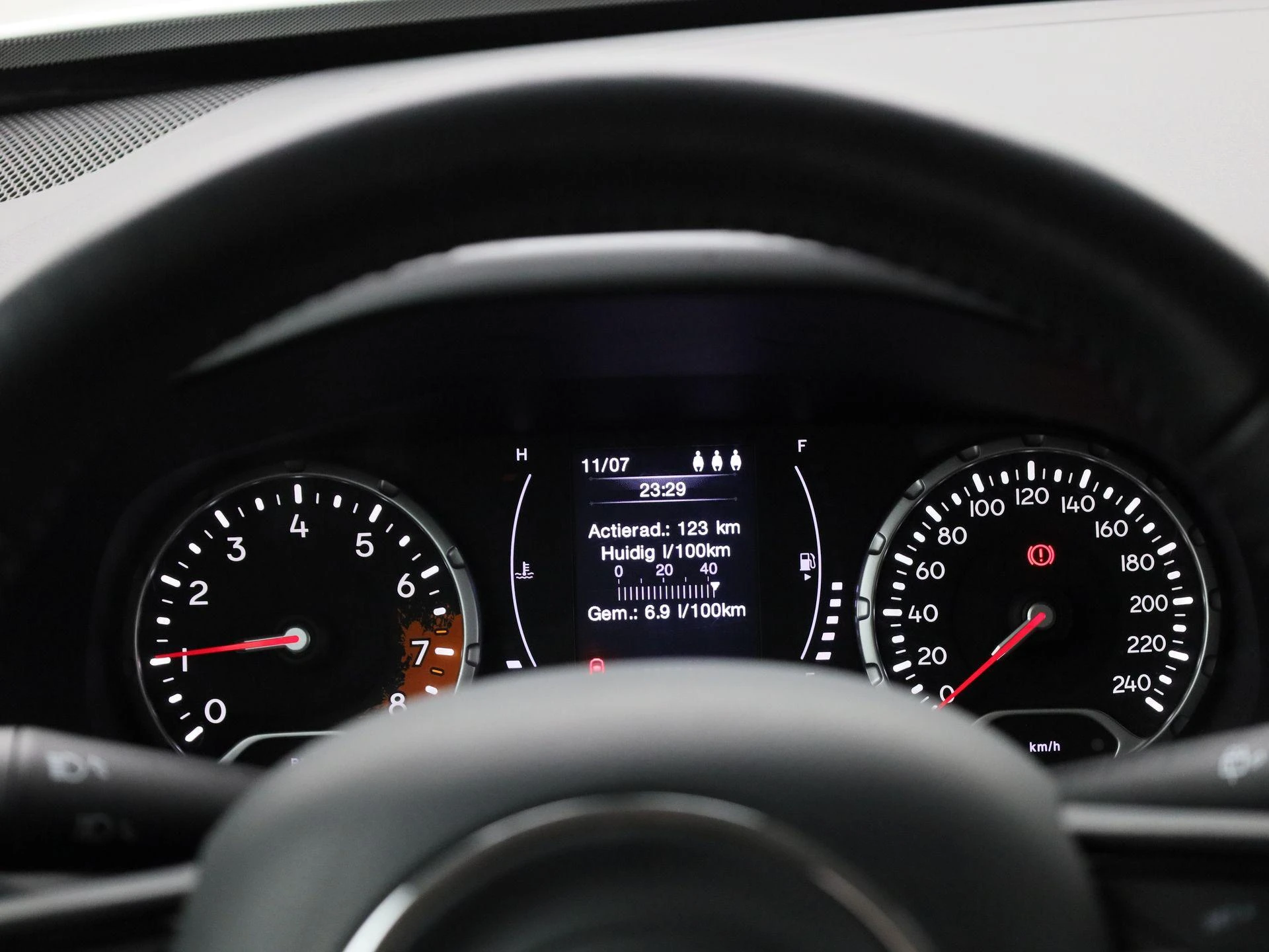 Jeep-Renegade-image-7