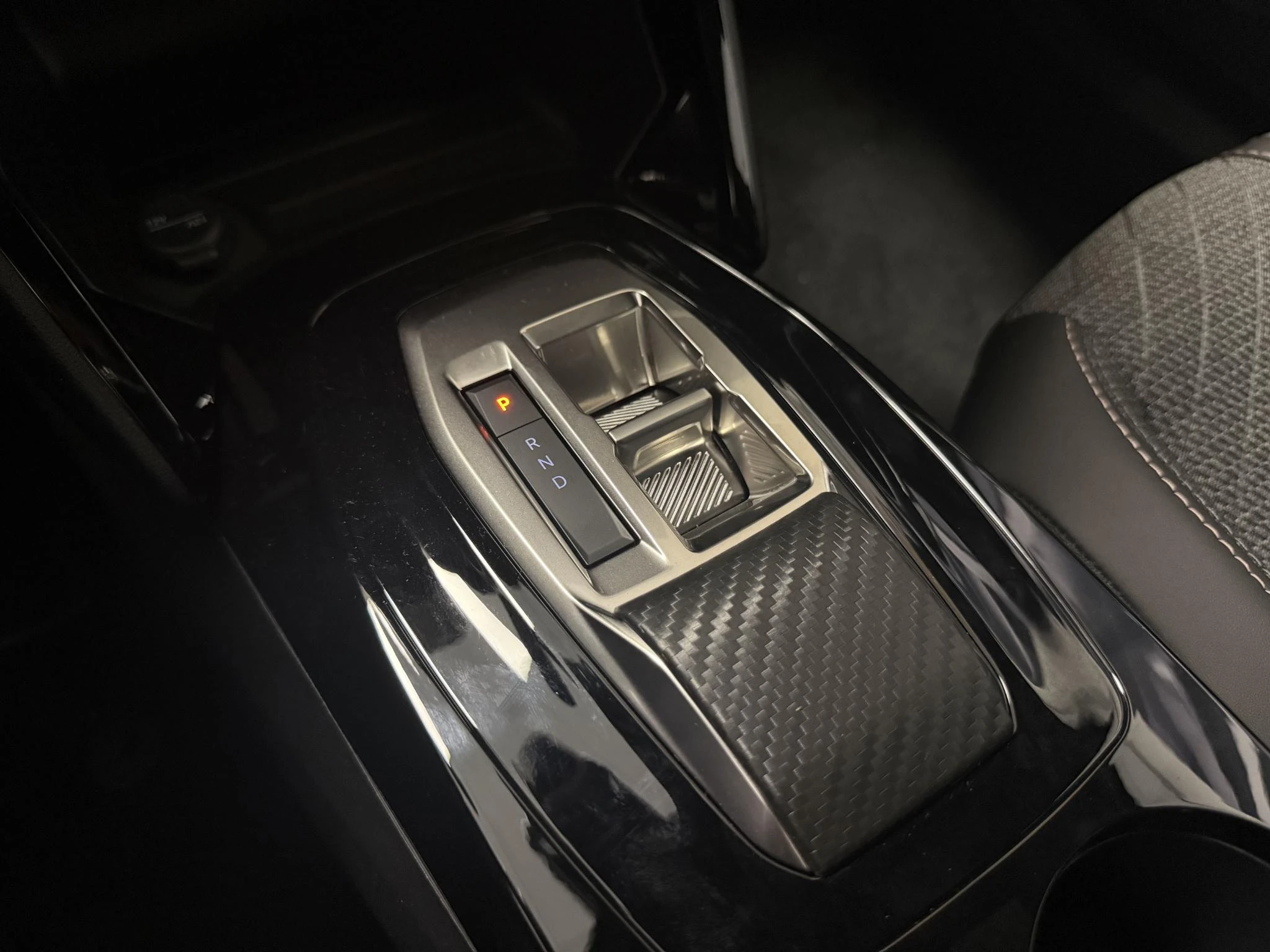 Peugeot 2008 1.2 Hybrid 110 Allure