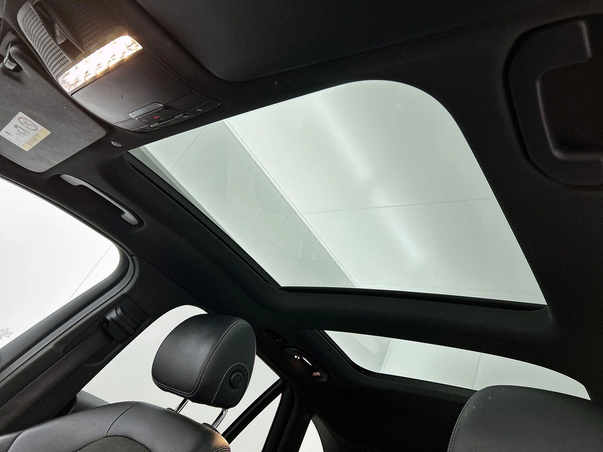 Mercedes-Benz-GLC-image-32