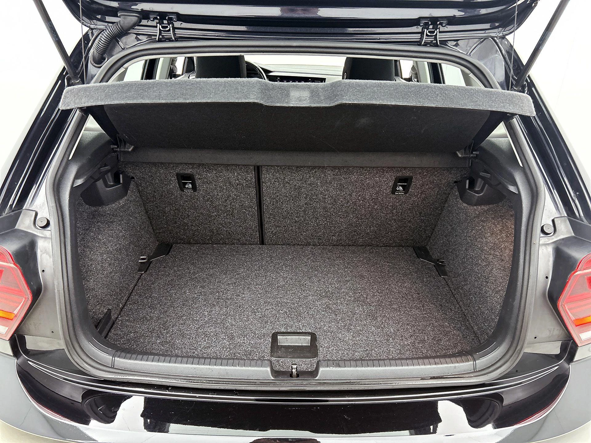 Volkswagen-Polo-image-18