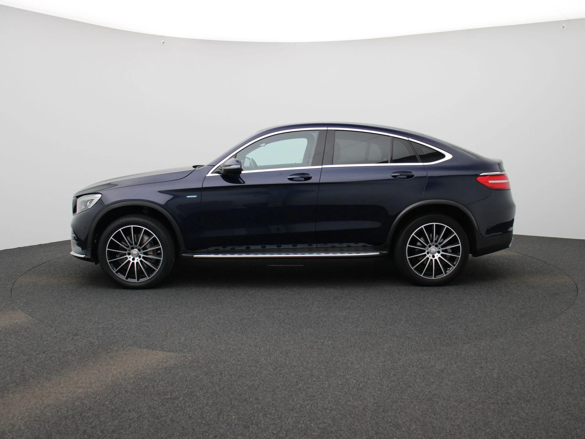 Mercedes-Benz-GLC-image-3