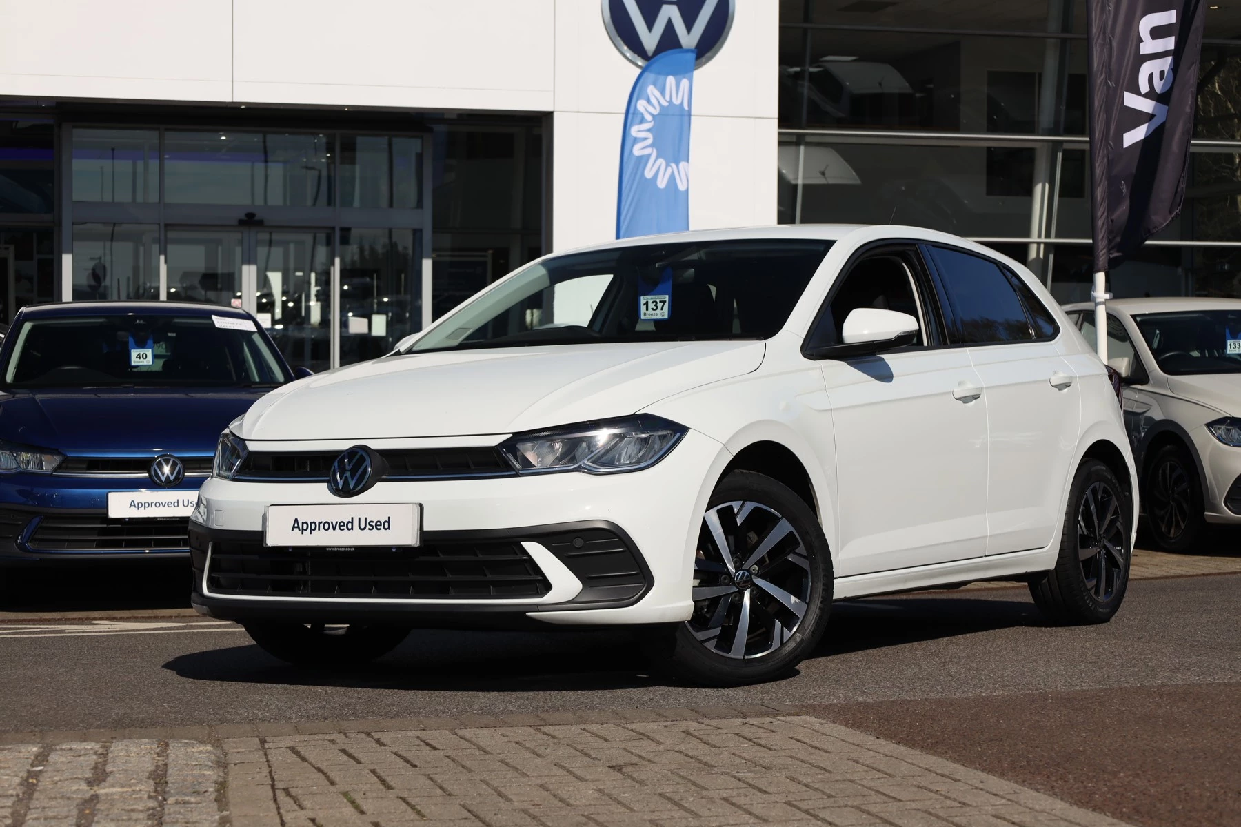 Volkswagen-Polo-image-19
