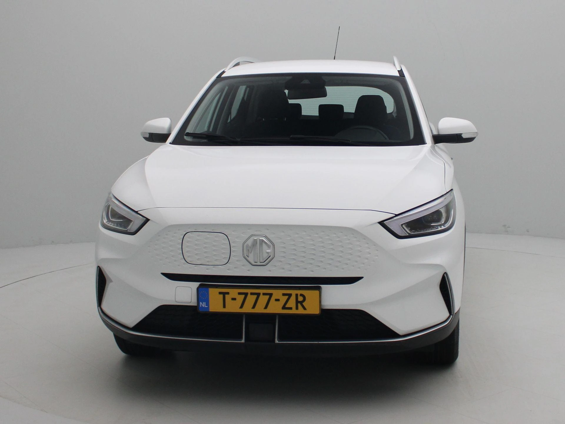 MG-ZS EV-image-2