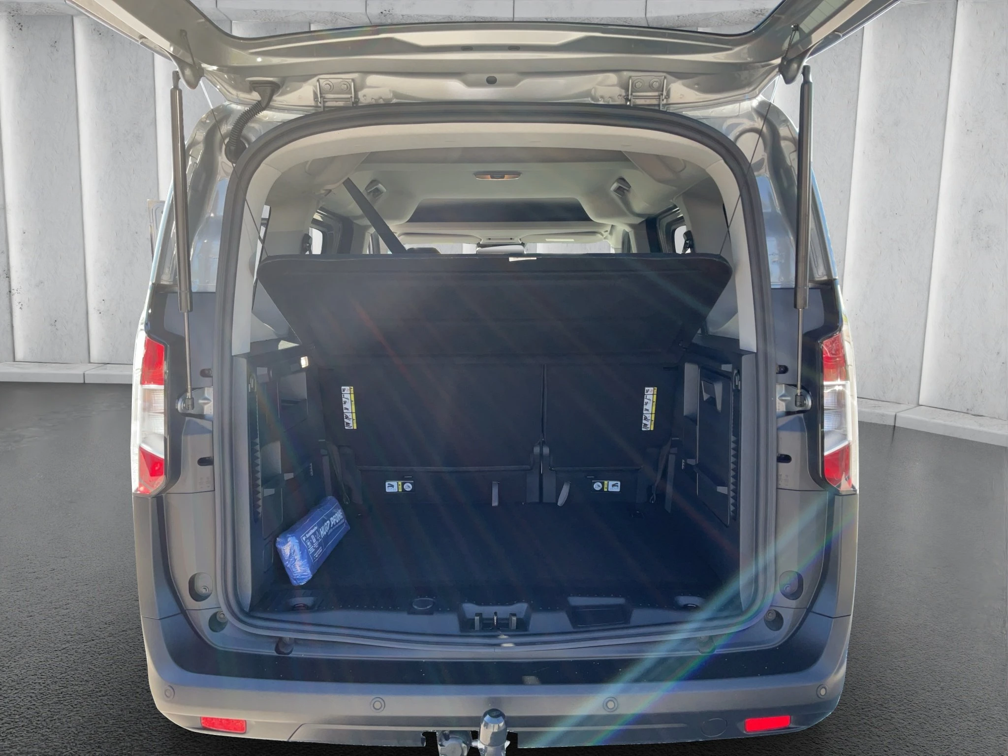 Ford-Tourneo Courier-image-17