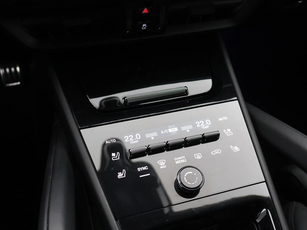 Porsche Cayenne Coupé E-Hybrid Cayenne E-Hybrid Coupé *FULL OPTION*HEAD UP*SPORT EXHAUST*SPORT CHRONO*HEATED SEATS*BLACK WHEELS*...