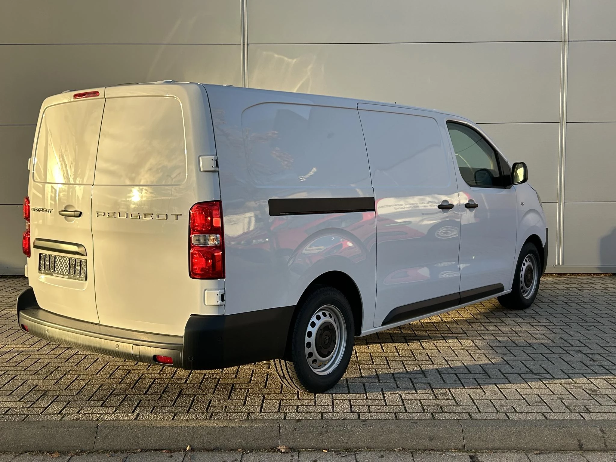 Peugeot-e-Expert-image-5