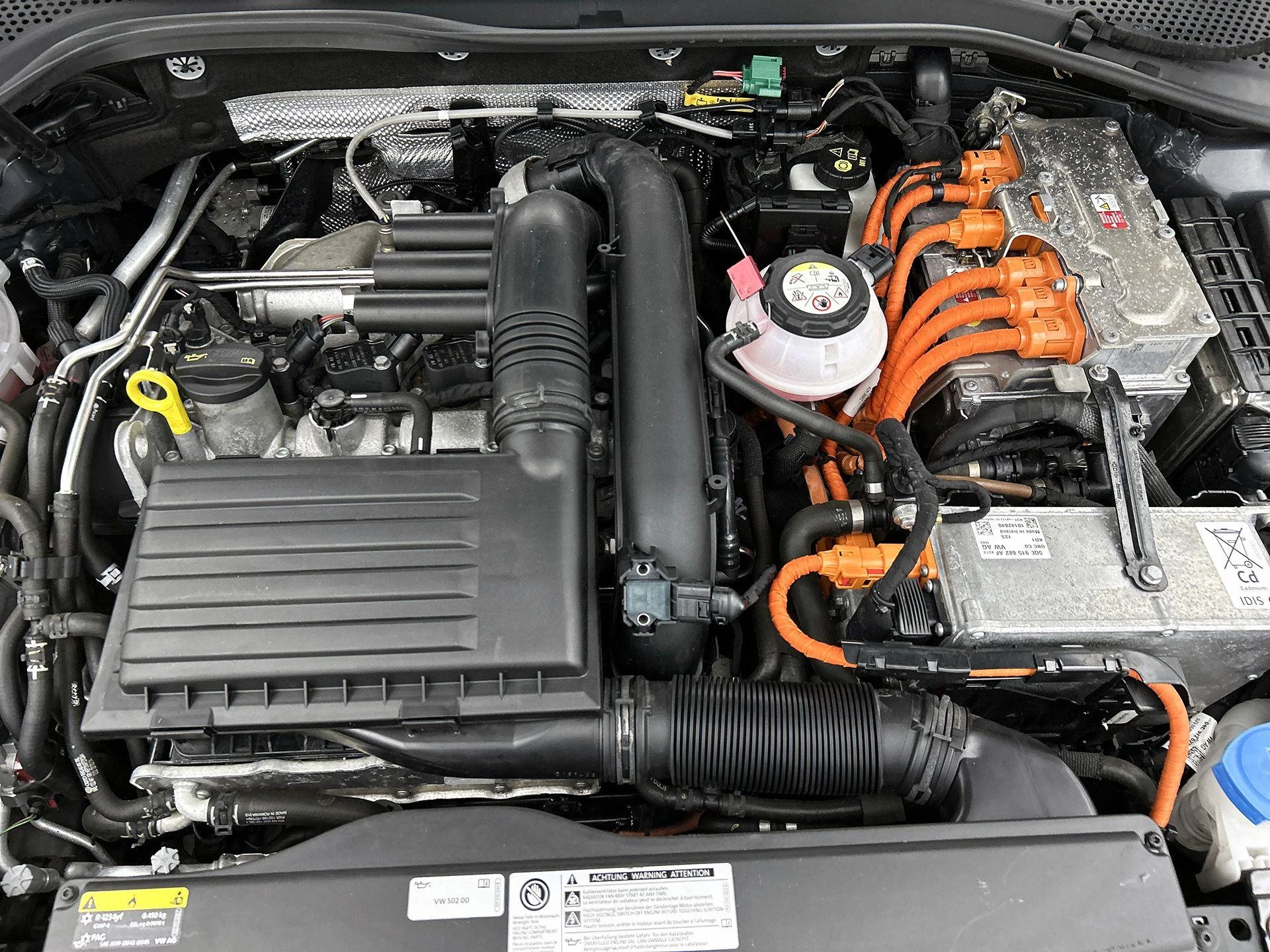 Volkswagen-Golf-image-8