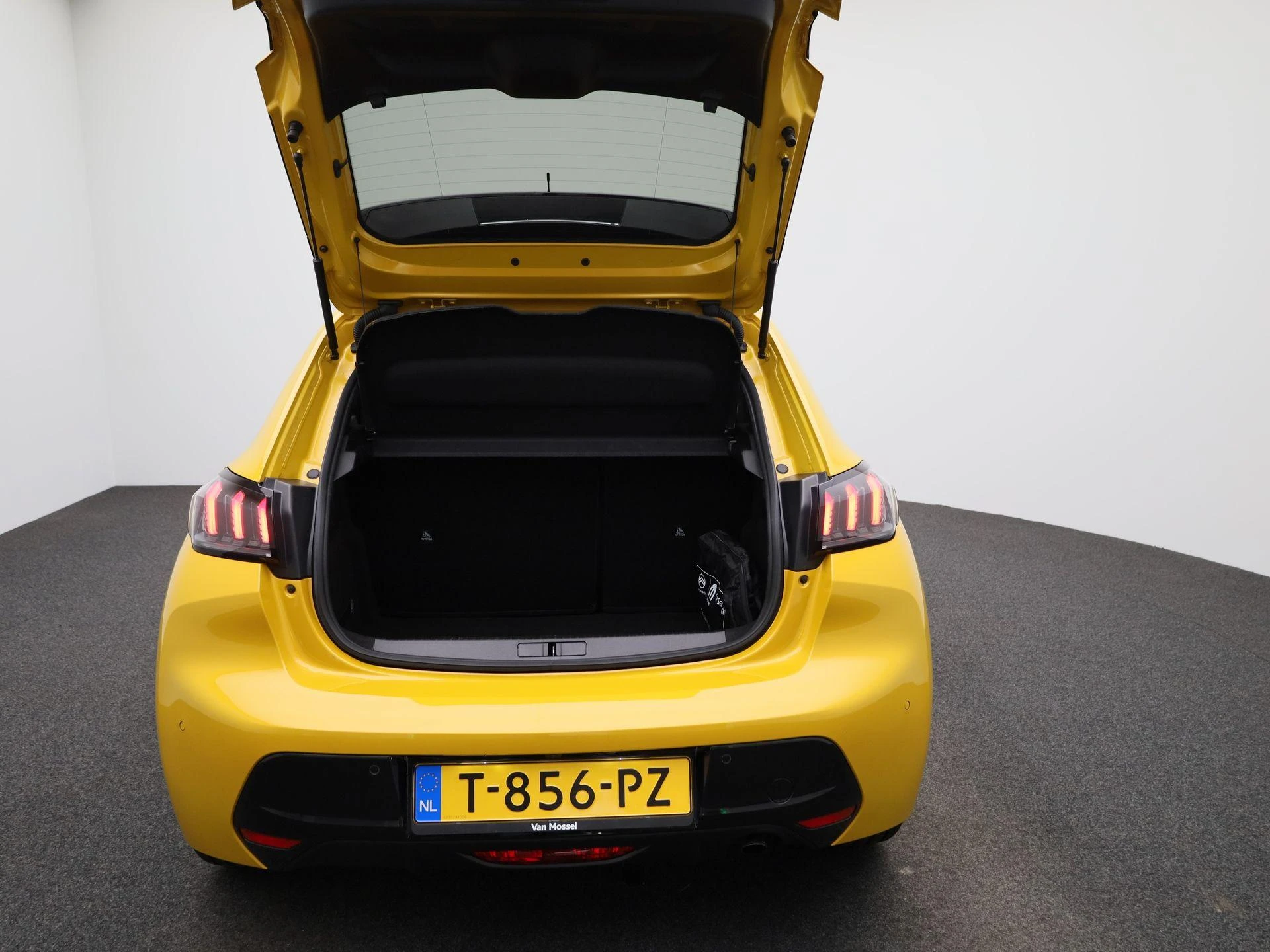 Peugeot 208 - 11
