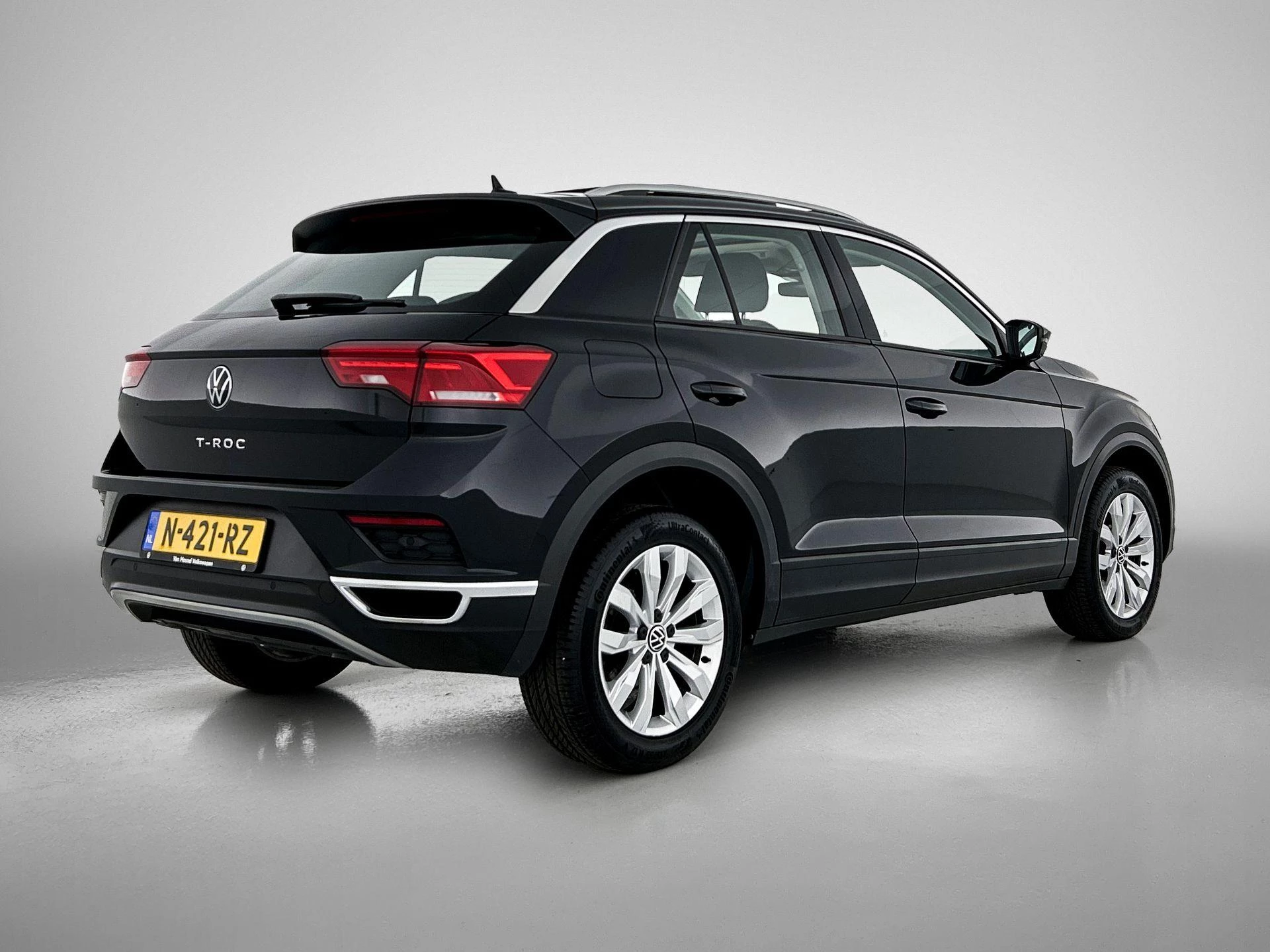 Volkswagen-T-Roc-image-4