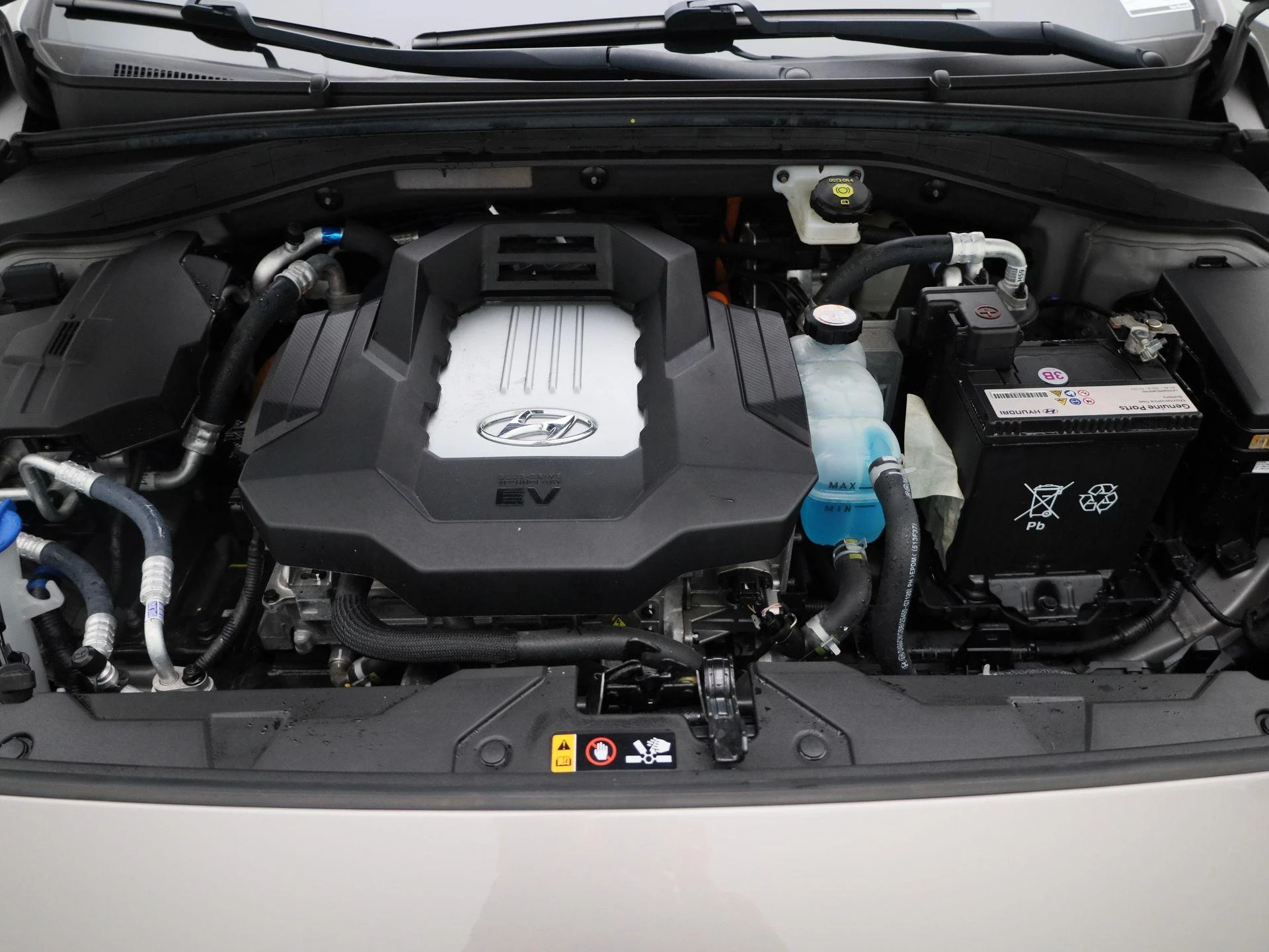 Hyundai-IONIQ-image-32