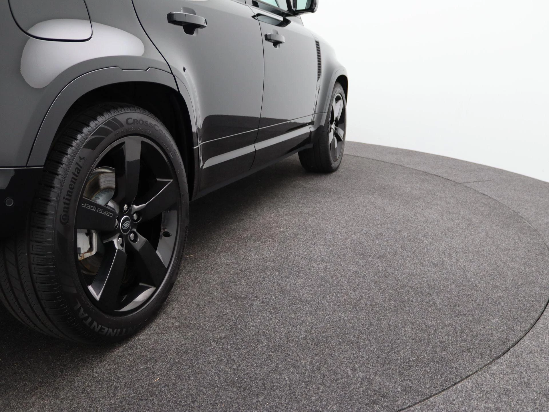 Land Rover-Defender-image-42