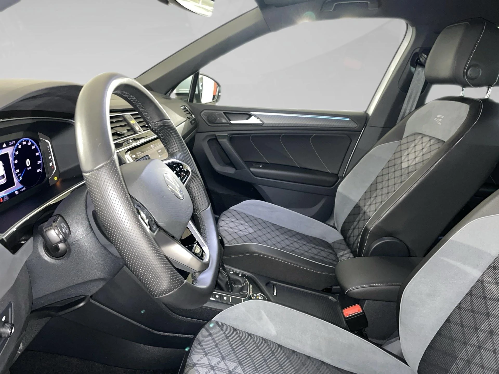 Volkswagen-Tiguan-image-3