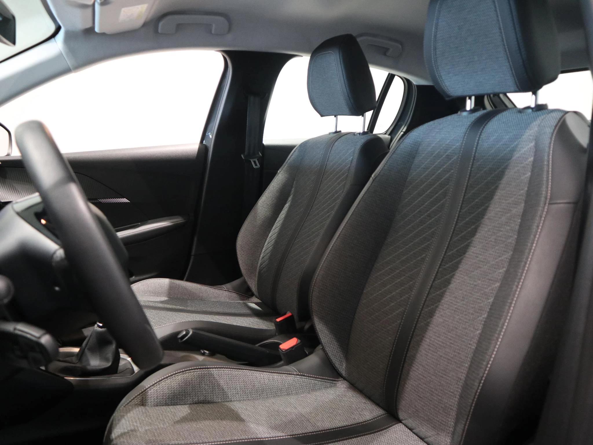 Peugeot-208-image-7