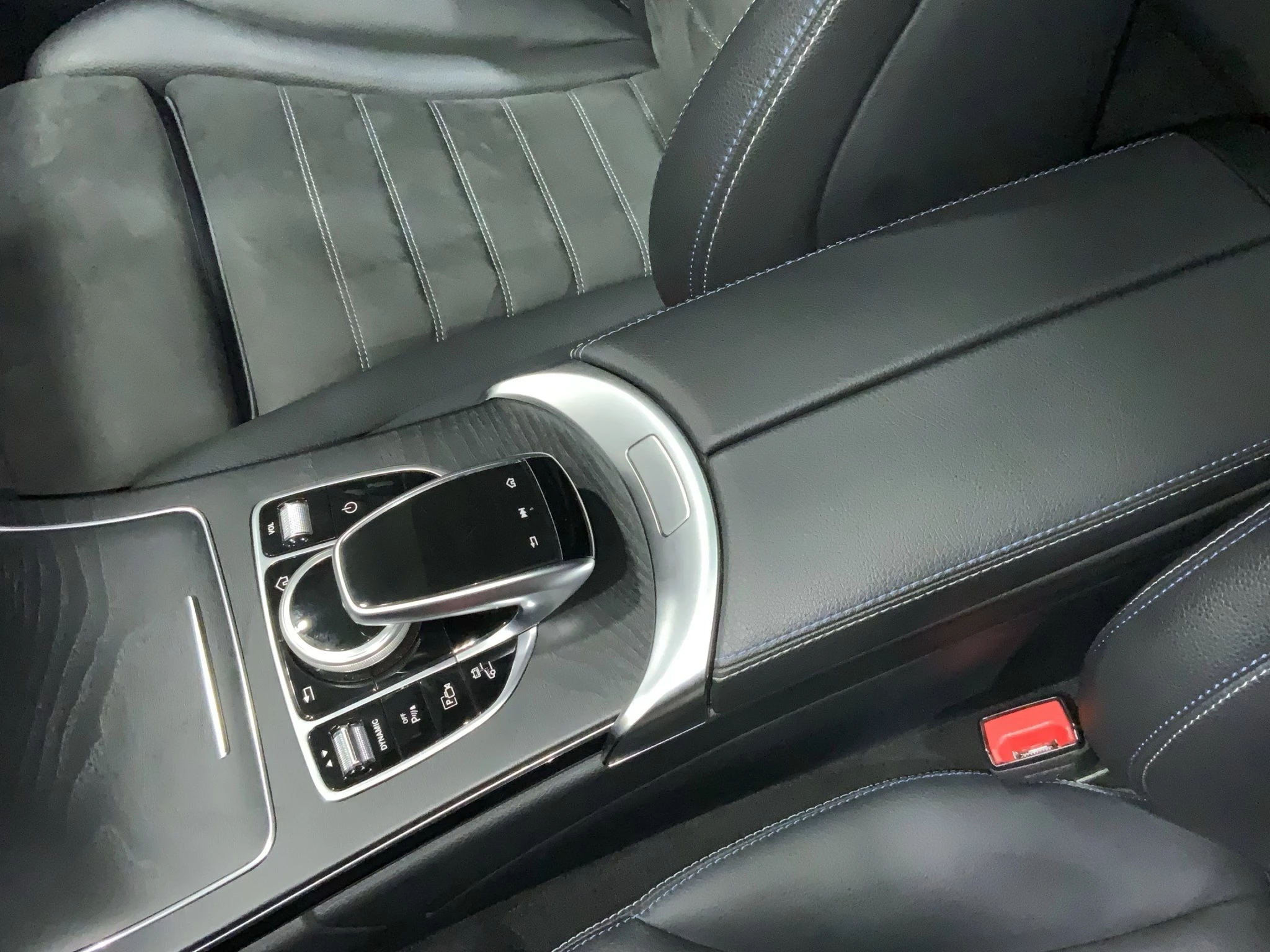 Mercedes-Benz-C-Klasse-image-15