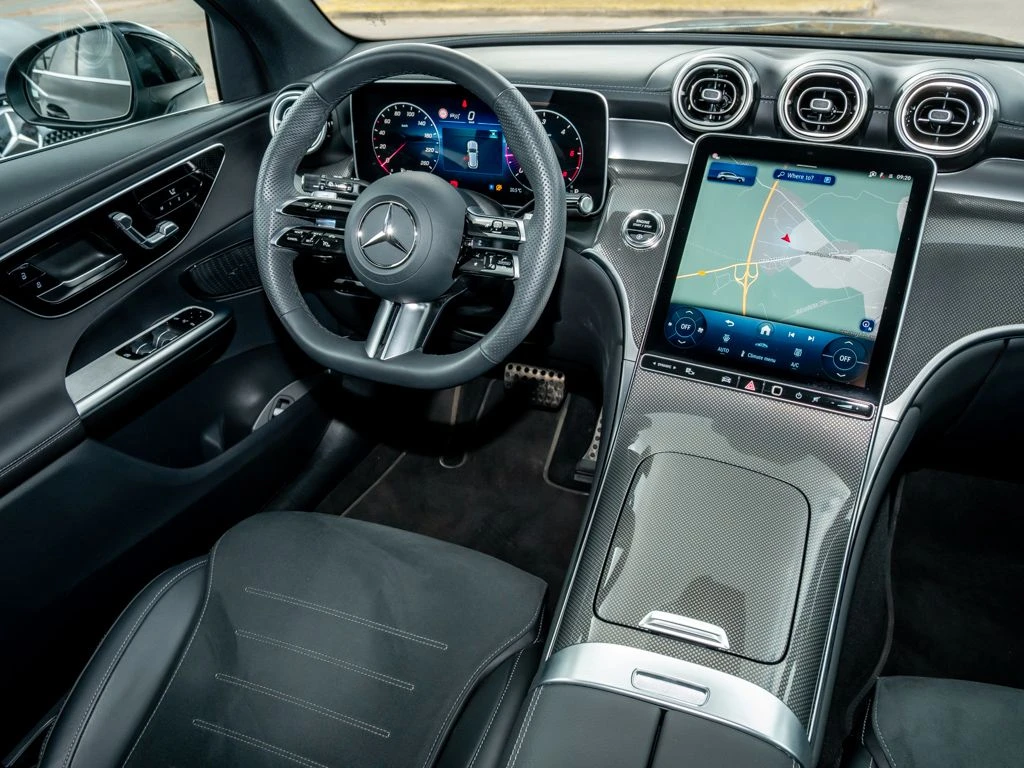 Mercedes-Benz-GLC 300 d-image-9