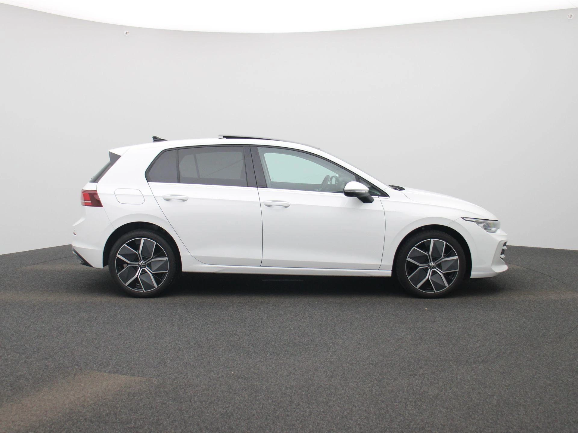Volkswagen-Golf-image-5