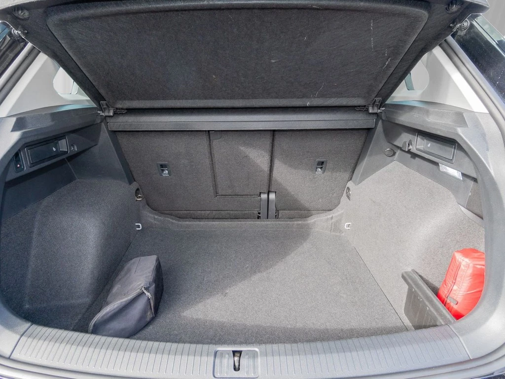 Volkswagen Tiguan 2.0 TDI DSG Active Navi, AHK, ZGV