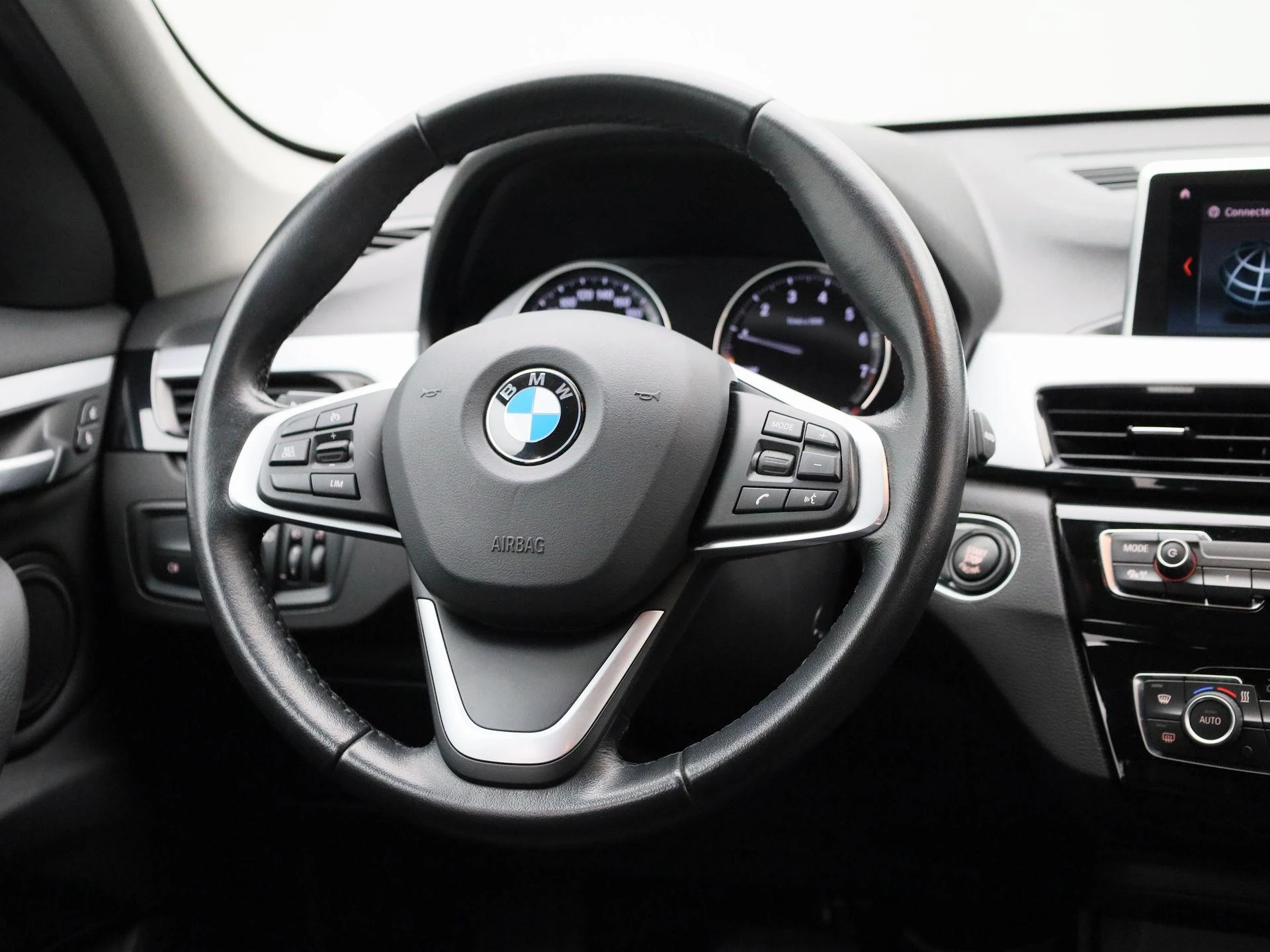 BMW X1 sDrive18iA (100 kW)