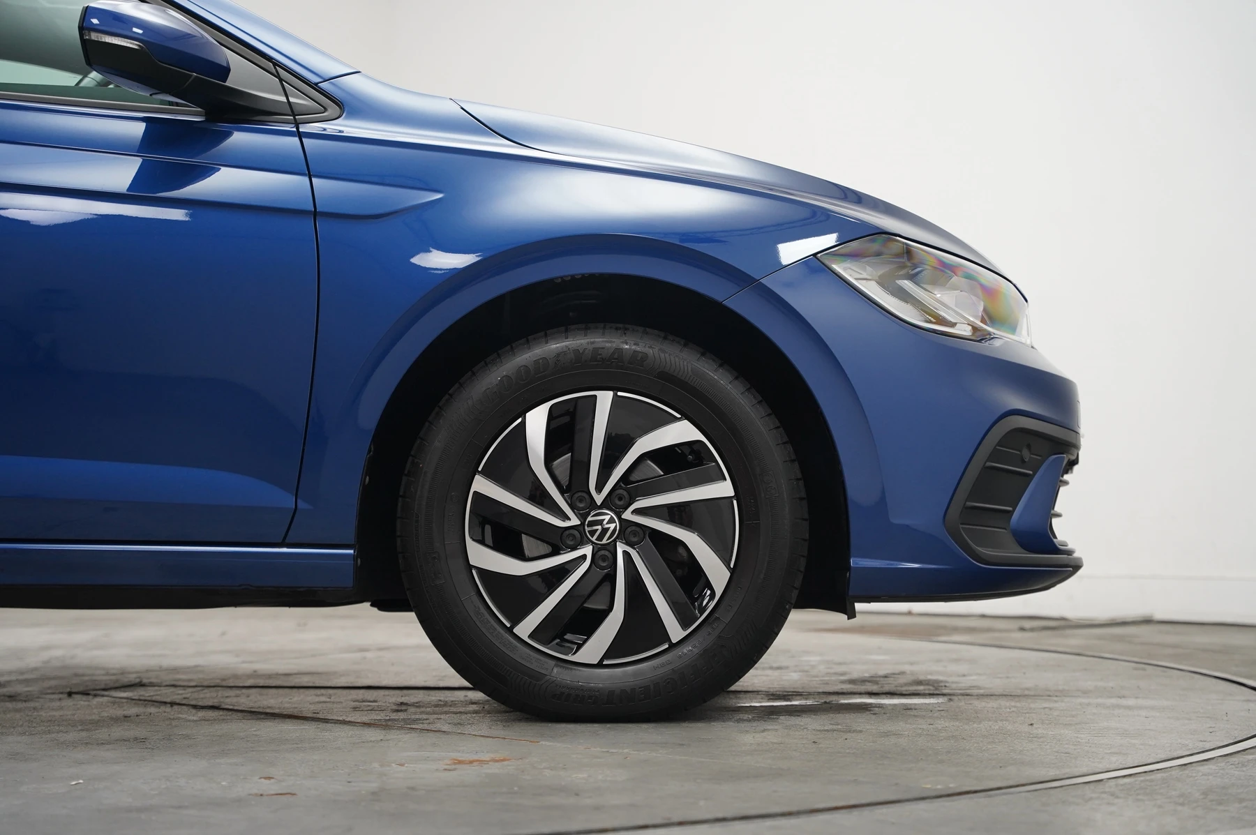 Volkswagen-Polo-image-30