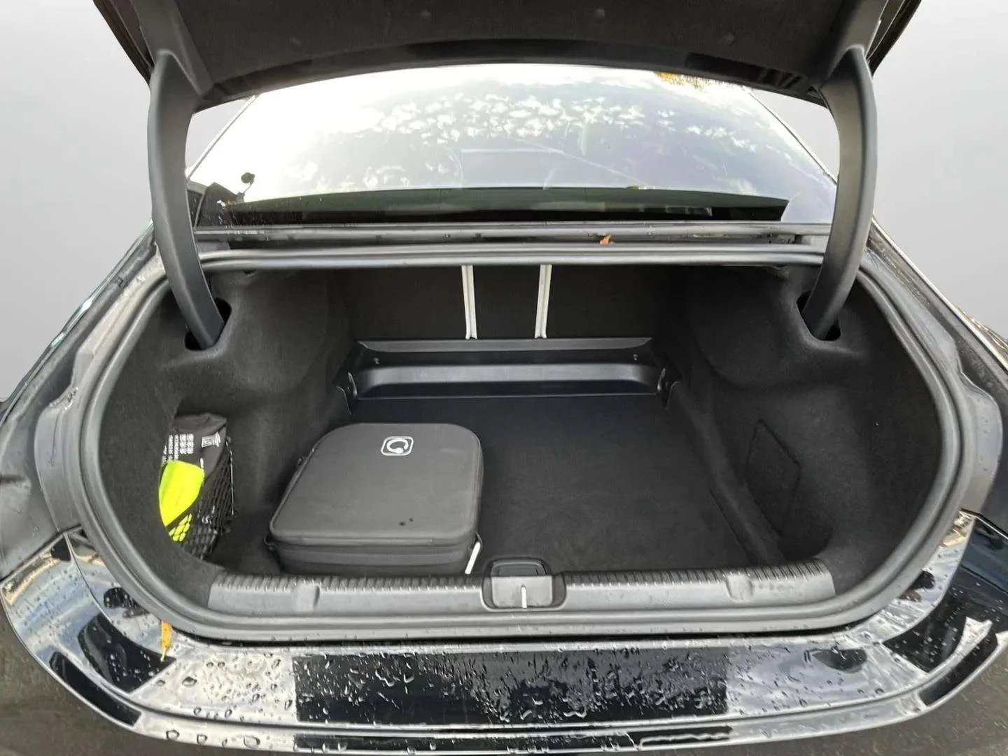 Mercedes-Benz-EQE-image-21