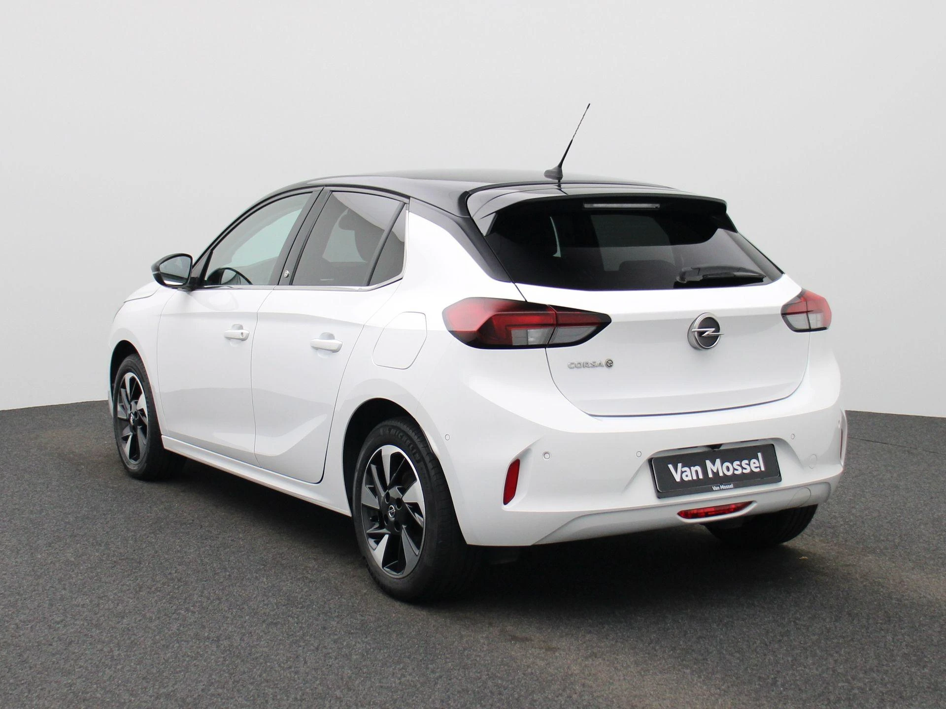 Opel-Corsa-e-image-1