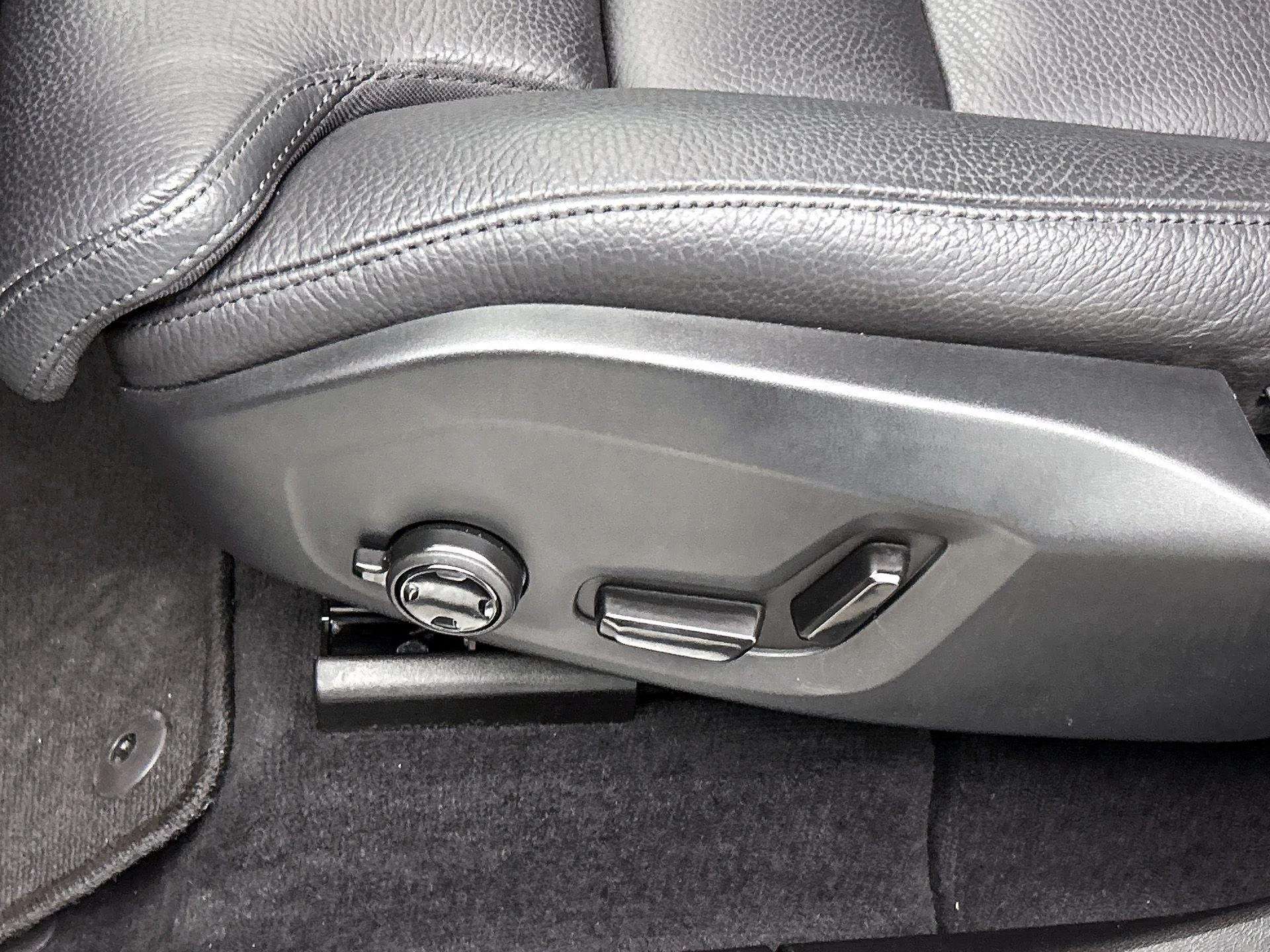 Volvo XC60 2.0 T6 Plug-in hybrid AWD Plus Bright