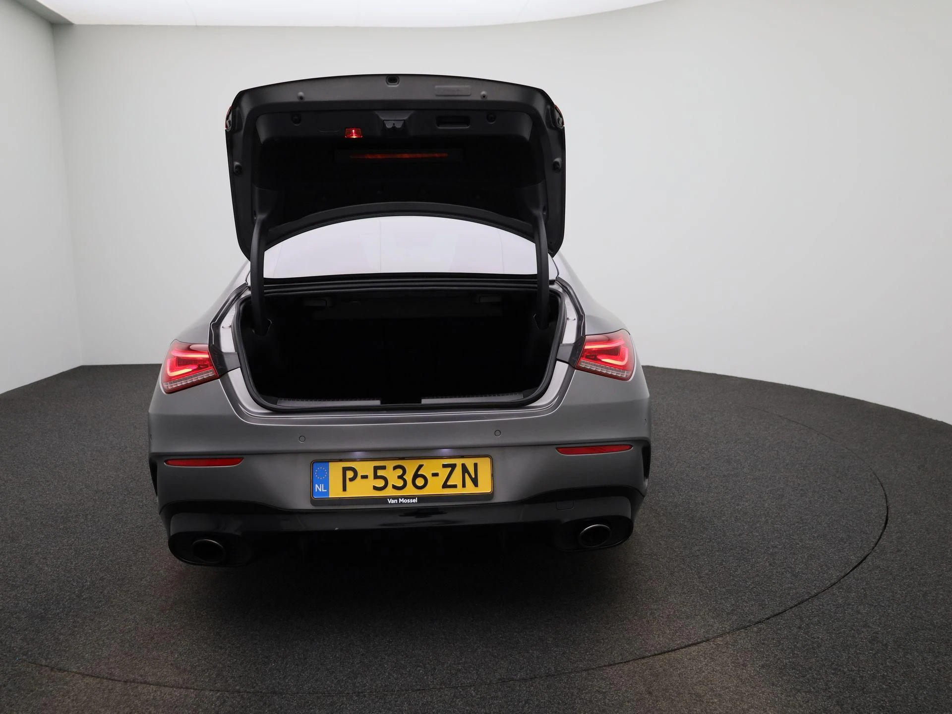 Mercedes-Benz-CLA-image-10