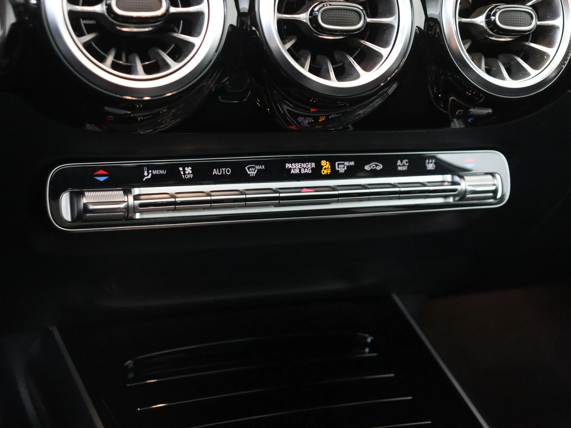 Mercedes-Benz-B-Klasse-image-19