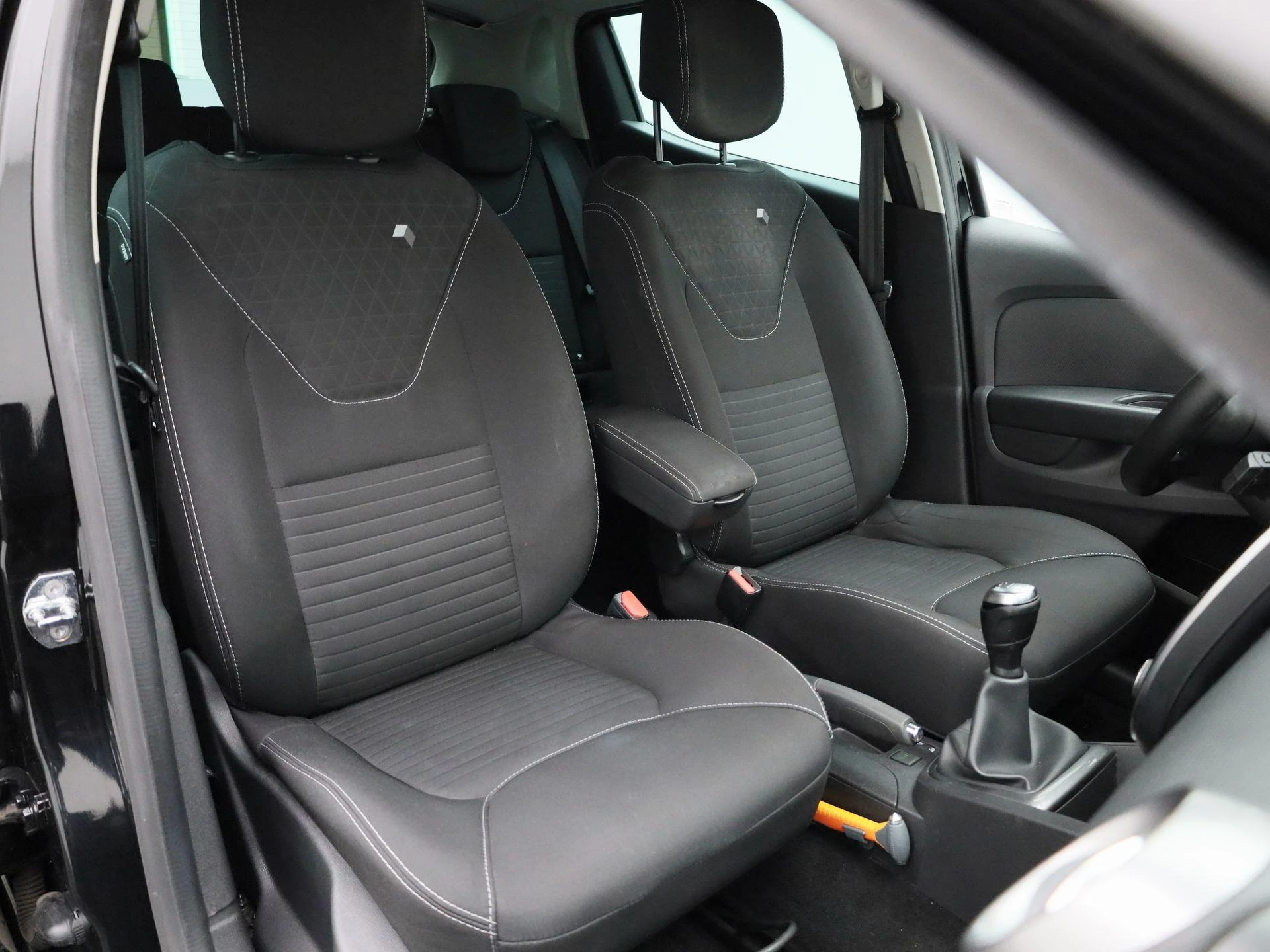 Renault-Clio-image-32