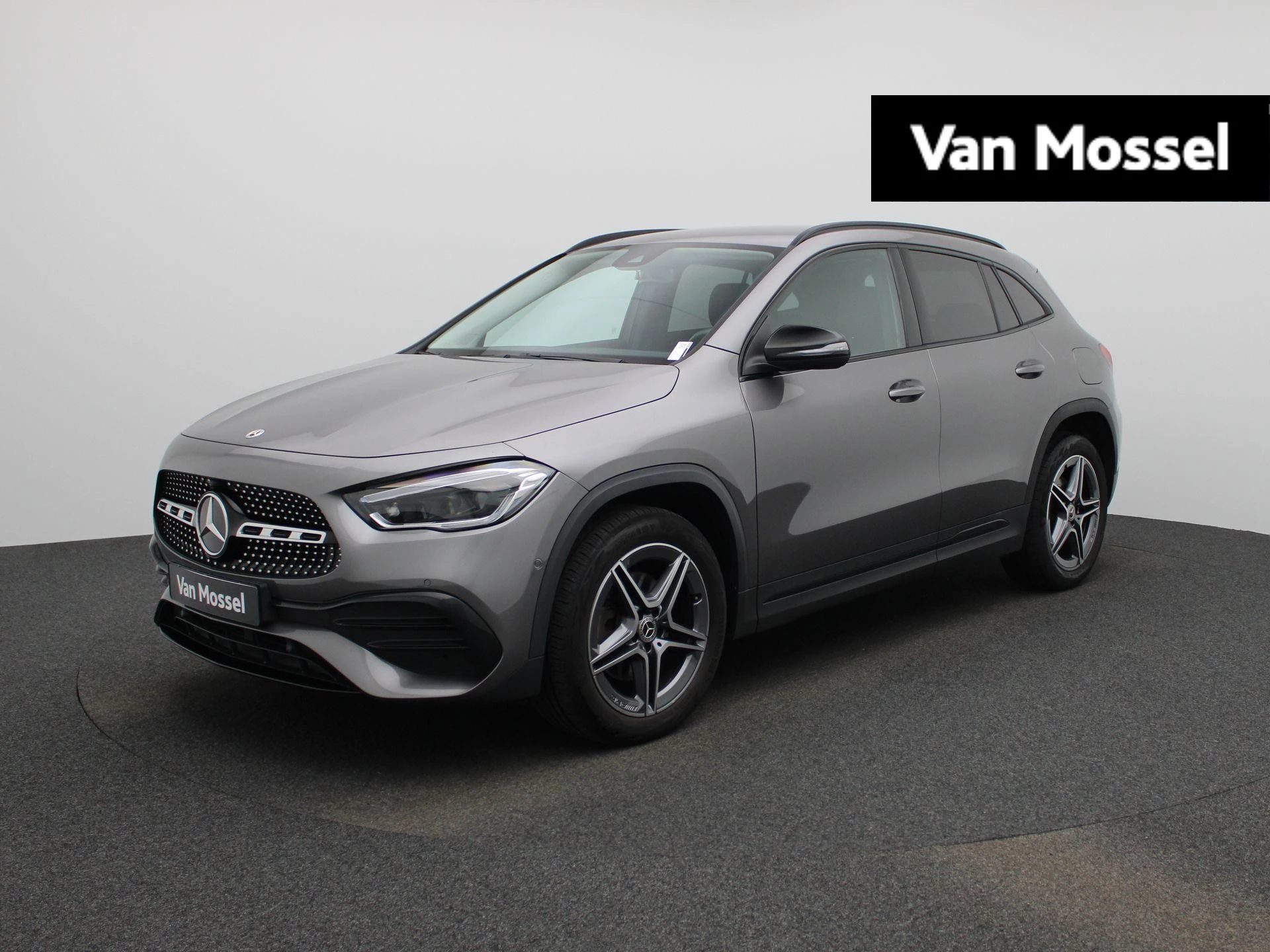Mercedes-Benz-GLA-image-0