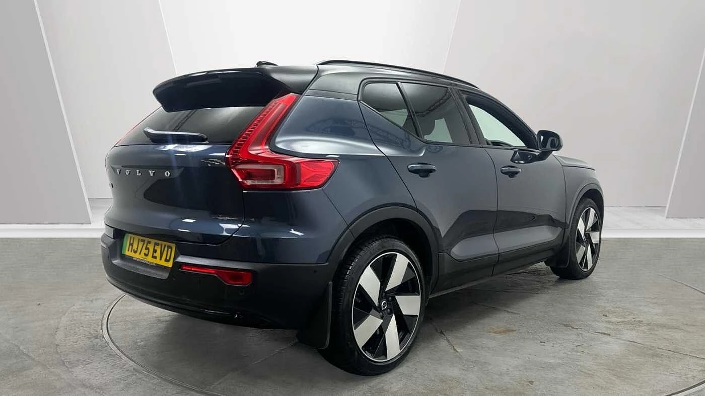 Volvo-EX40-image-2