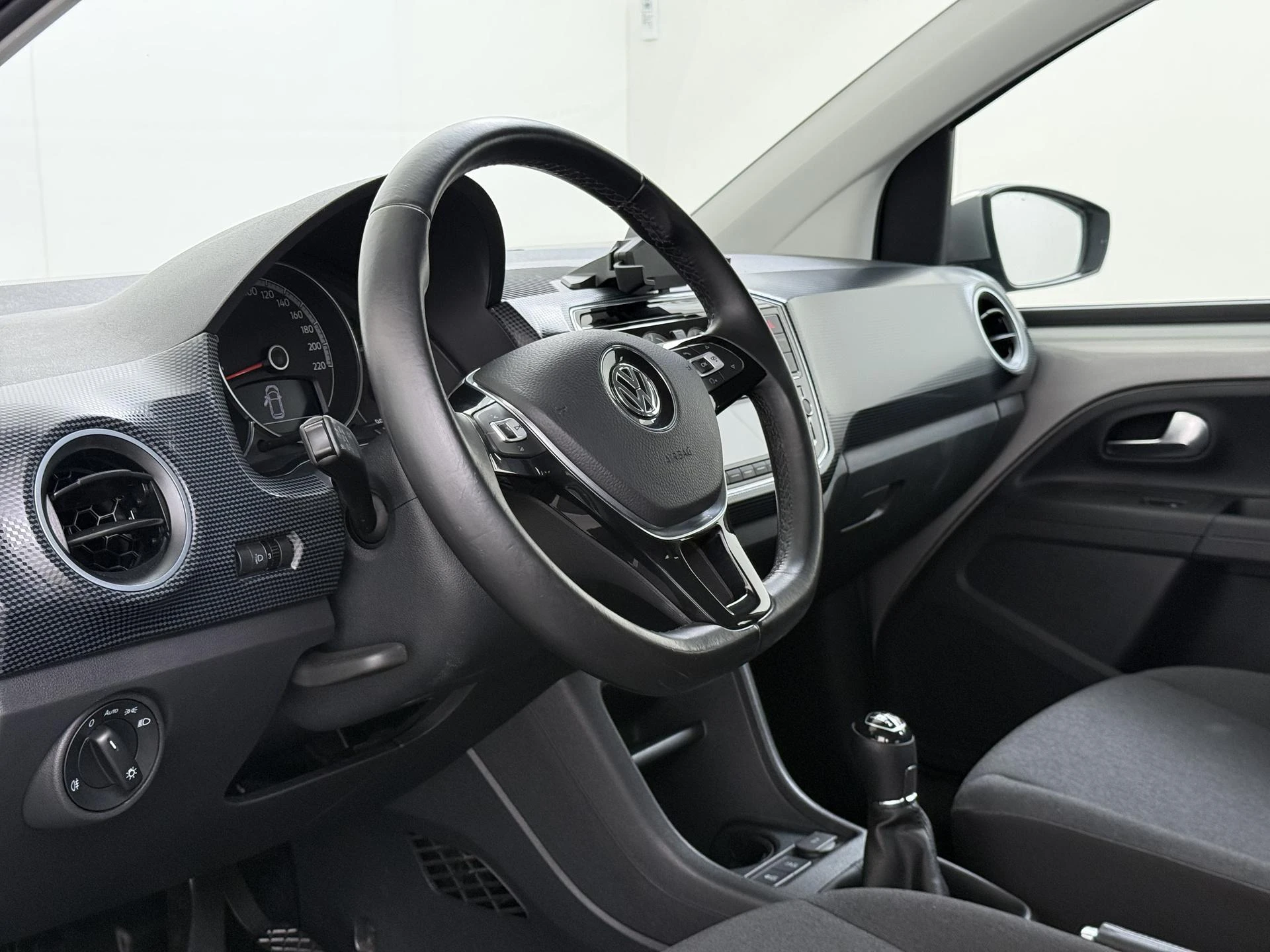 Volkswagen-up!-image-5